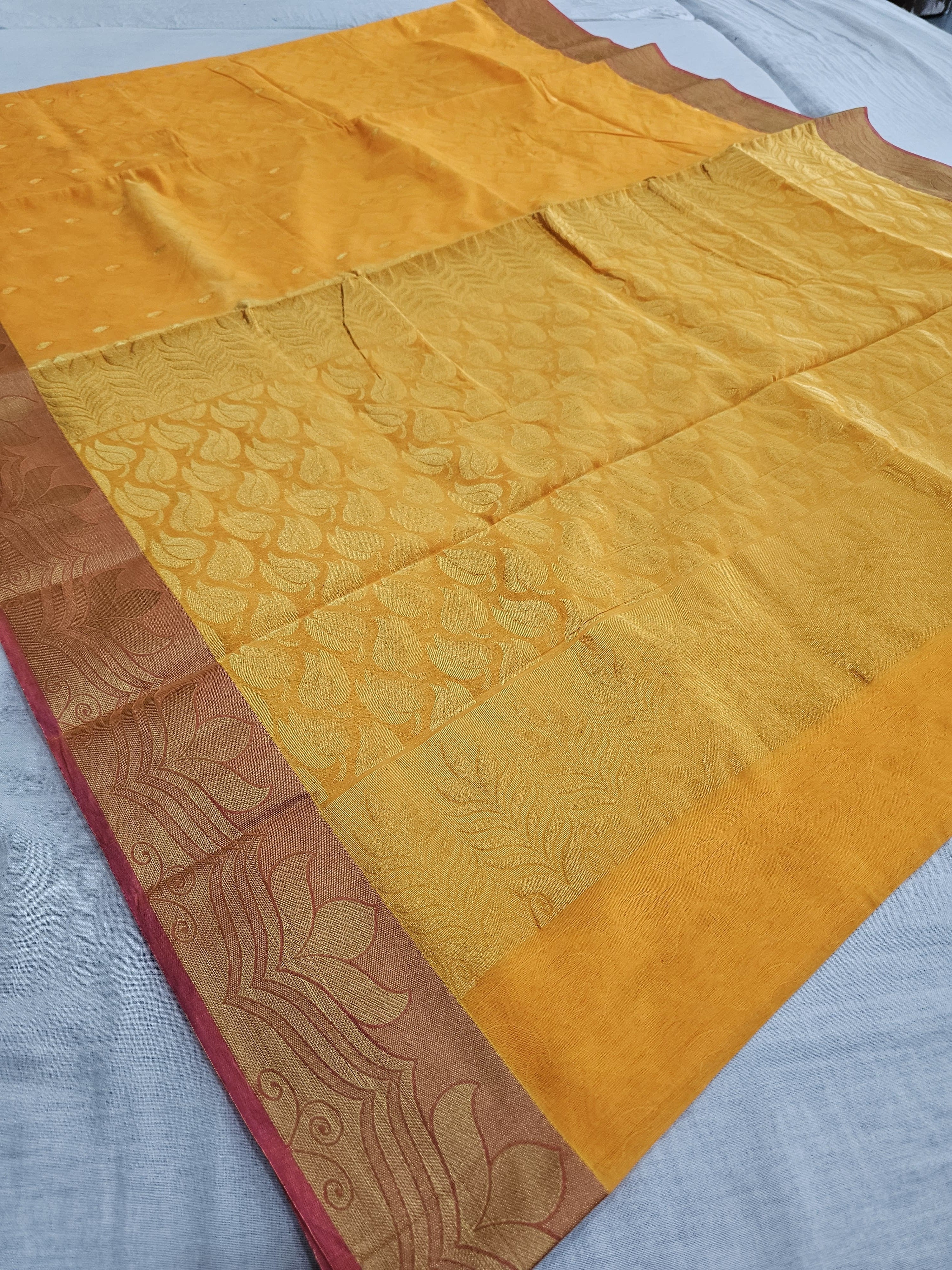 550007 Banarasi Pure Cotton Saree With Zari Weaving