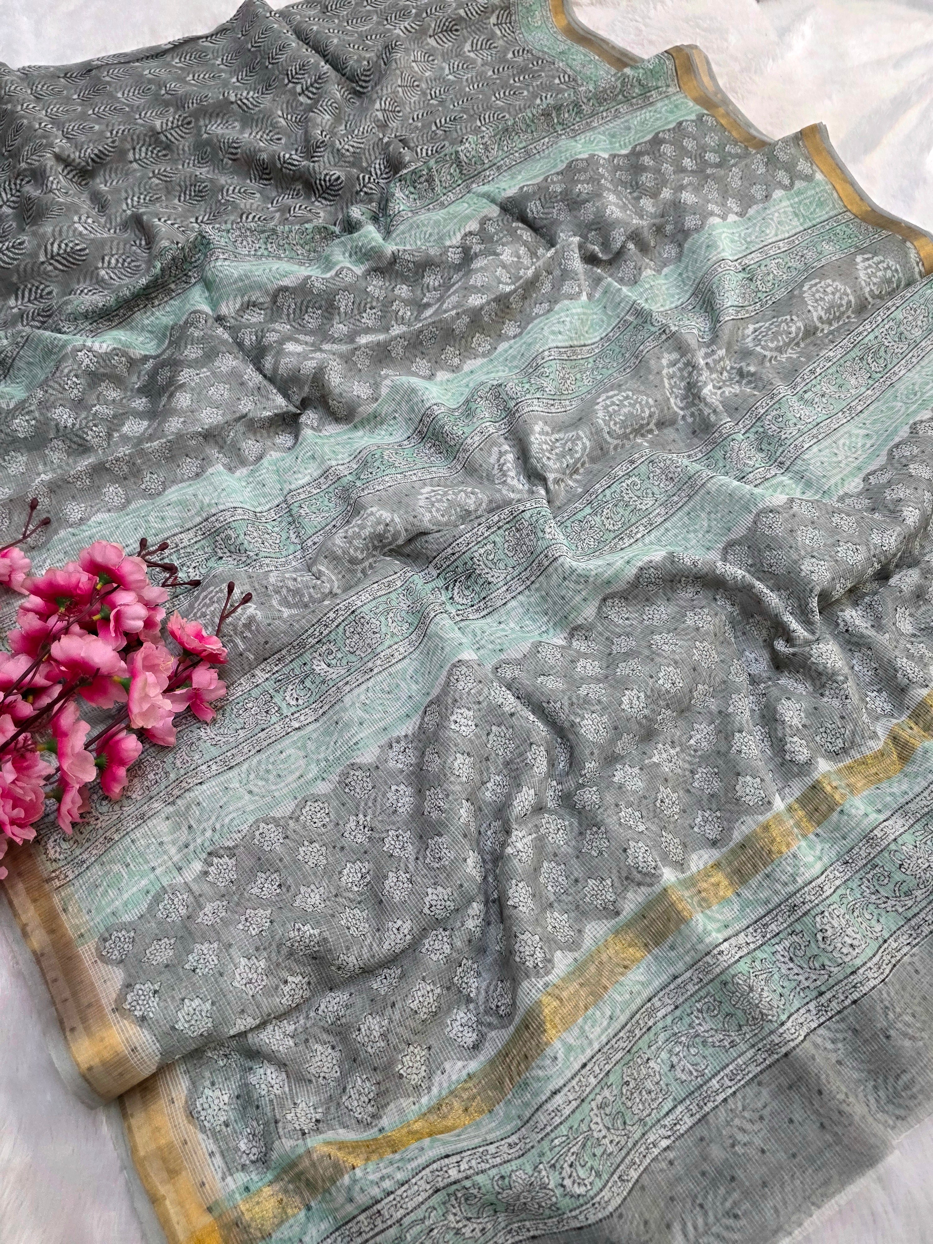 595002 शुद्ध कोटा डोरिया हैंडब्लॉक्ड प्रिंटेड साड़ी