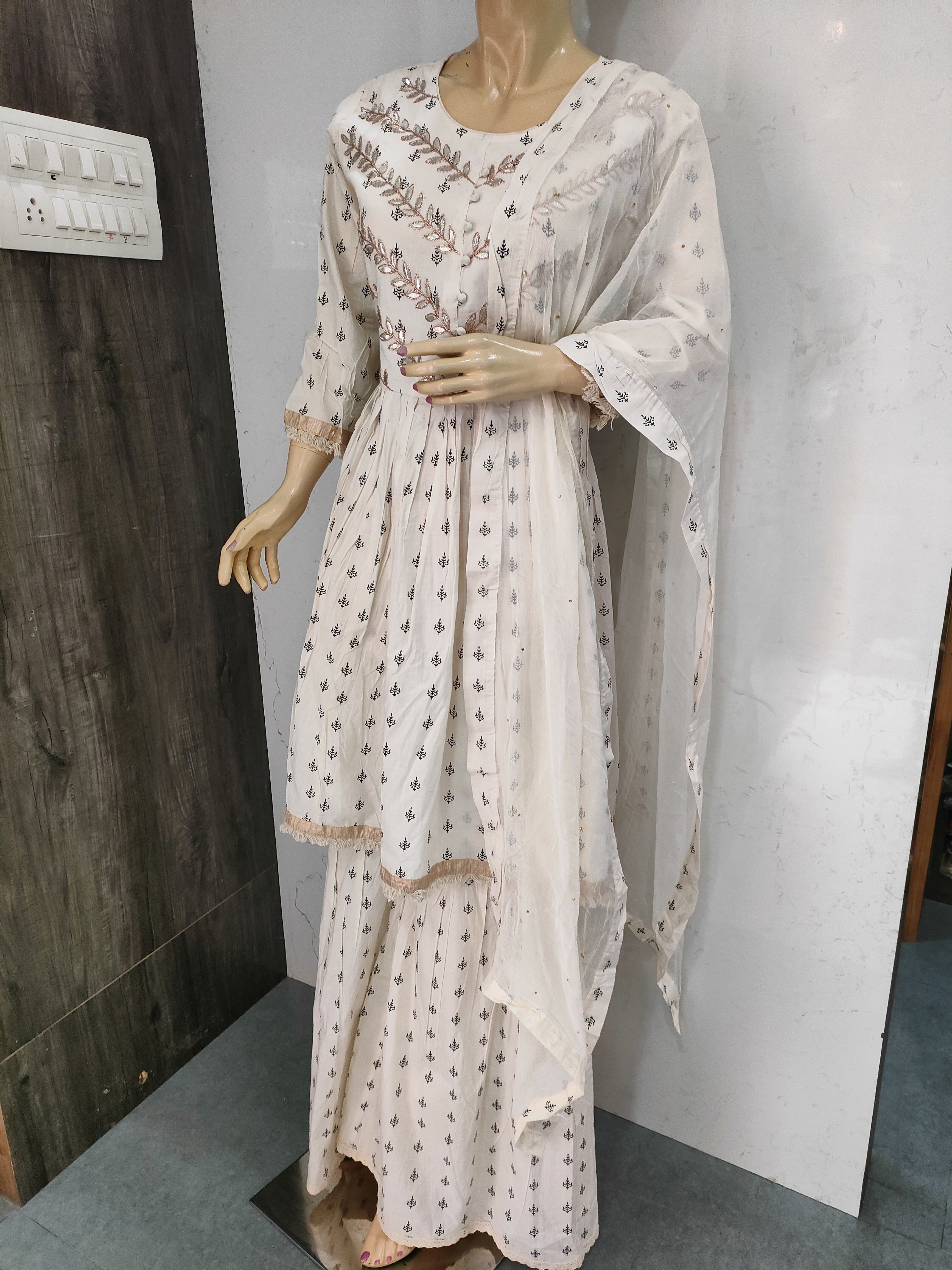 104009 डिज़ाइनर कॉटन पेप्लम ड्रेस शरारा और दुपट्टे के साथ