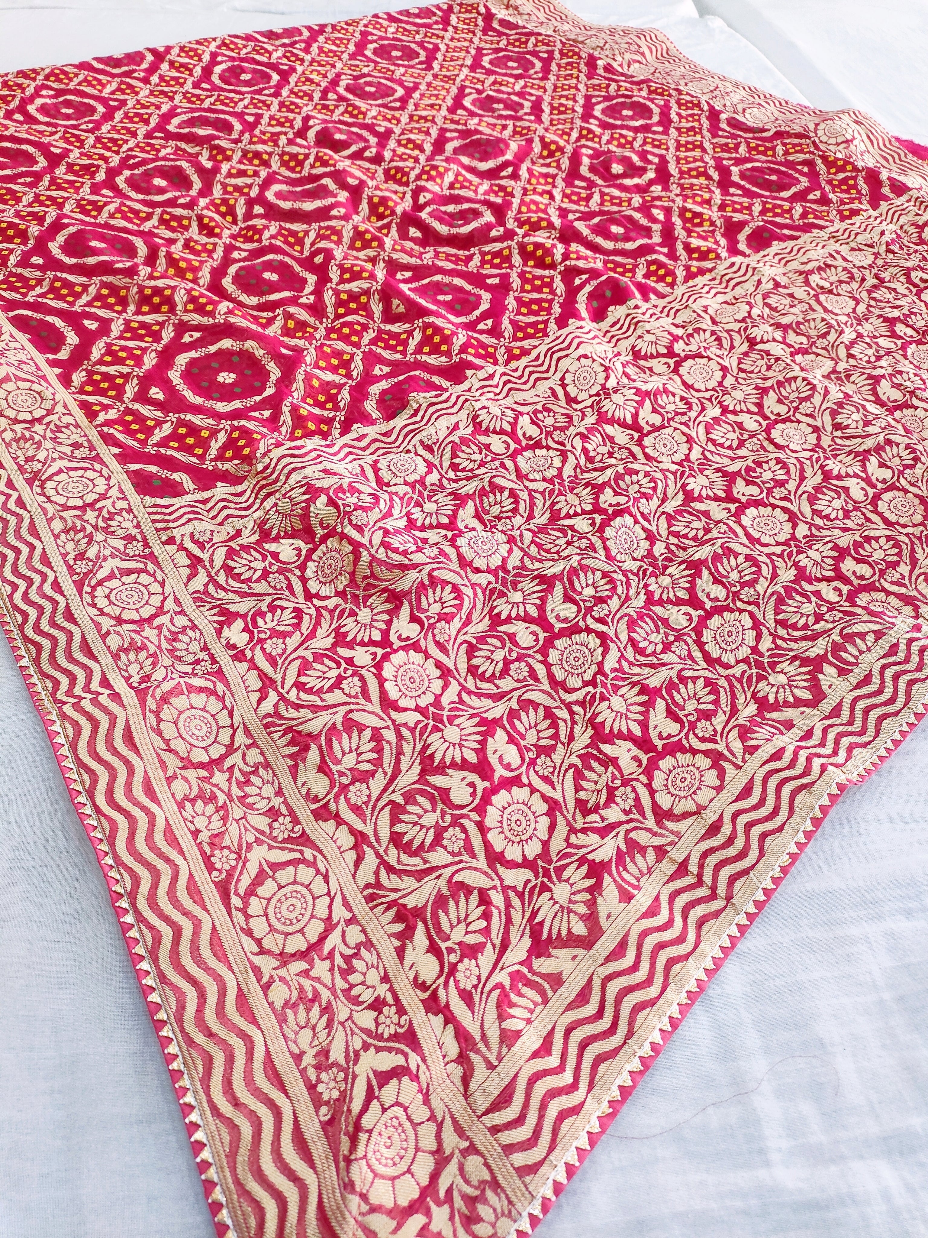 136005 Pure Organza Bandhani Rani Saree With Zari Weaving All Over