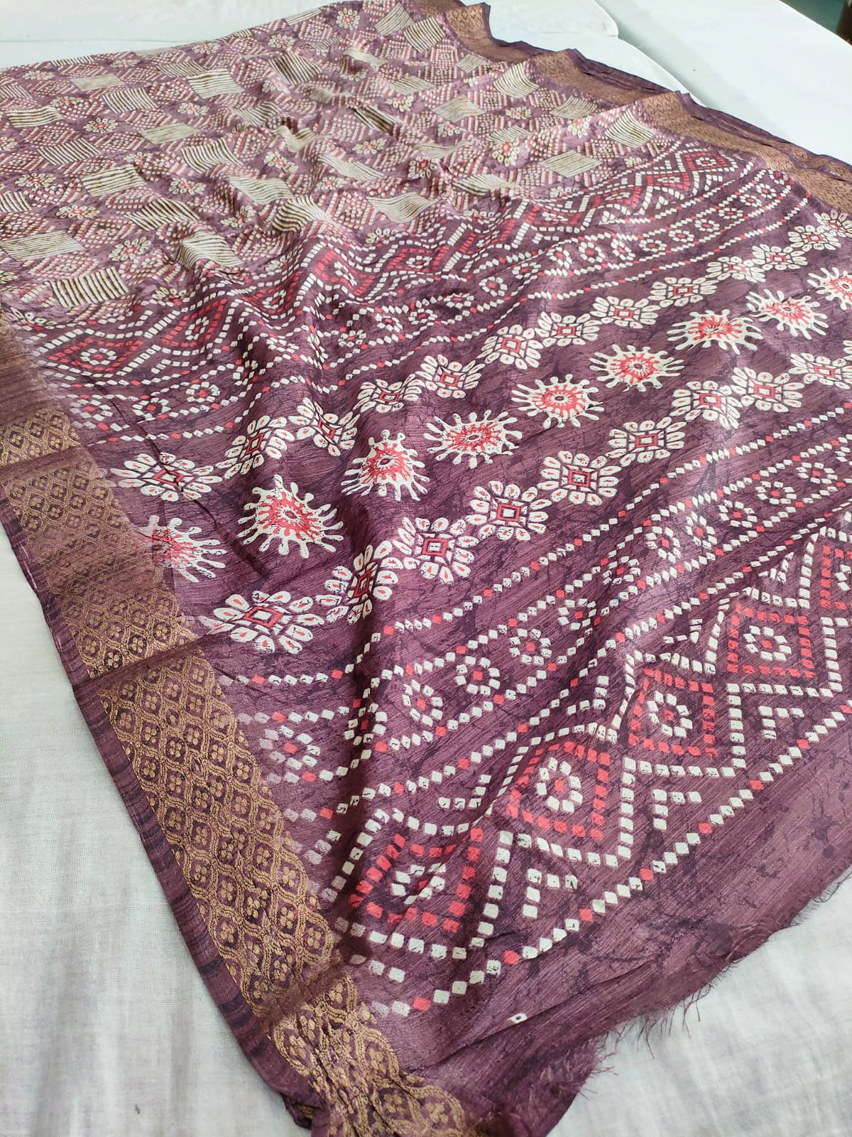 419006 Batik Print Saree With Zari Weaving Border 418006