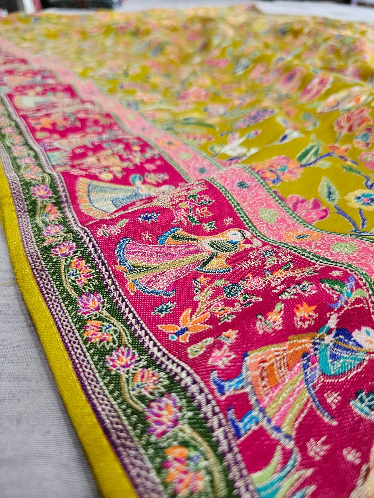 C67001 शुद्ध डोला सिल्क मूल कश्मीरी वर्क साड़ी - मस्टर्ड