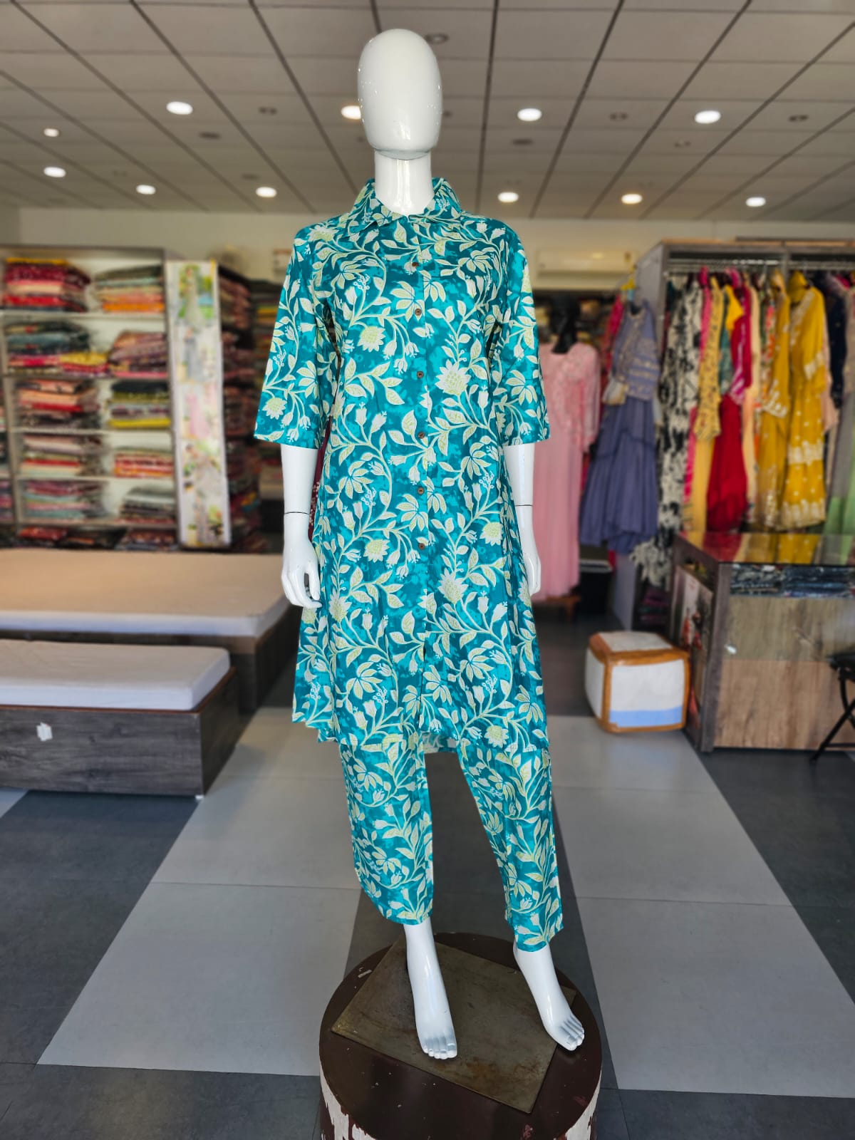 614006 शुद्ध मलमल कॉटन हाथ से पेंट किया हुआ कॉर्ड सेट