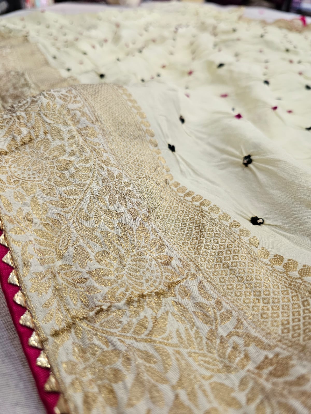 780018 Original Rajasthani Hand Bandhani Saree with Zari Work (711001) - White