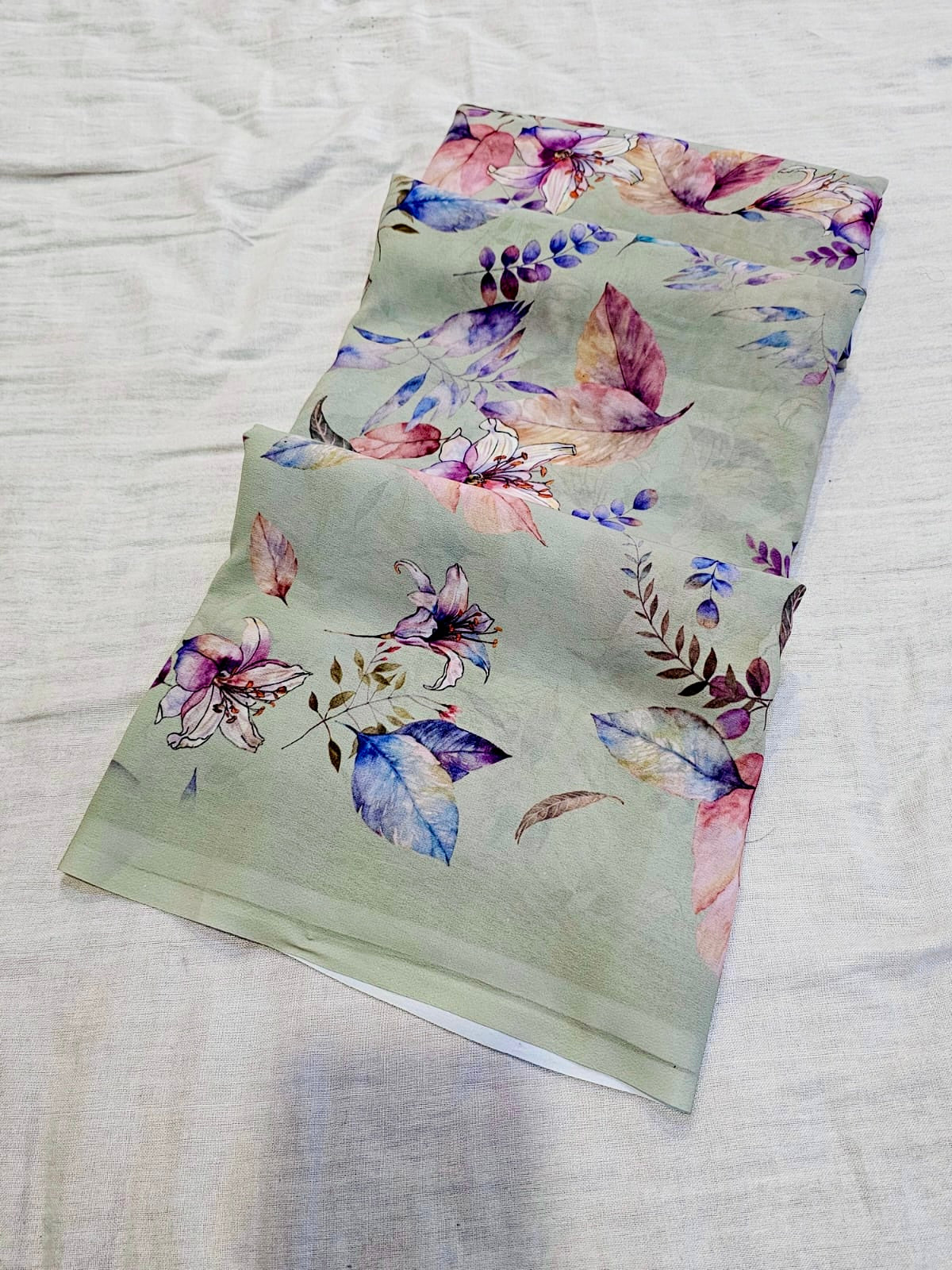 736002 Digital Flower Print Very Soft Georgette Crepe Saree