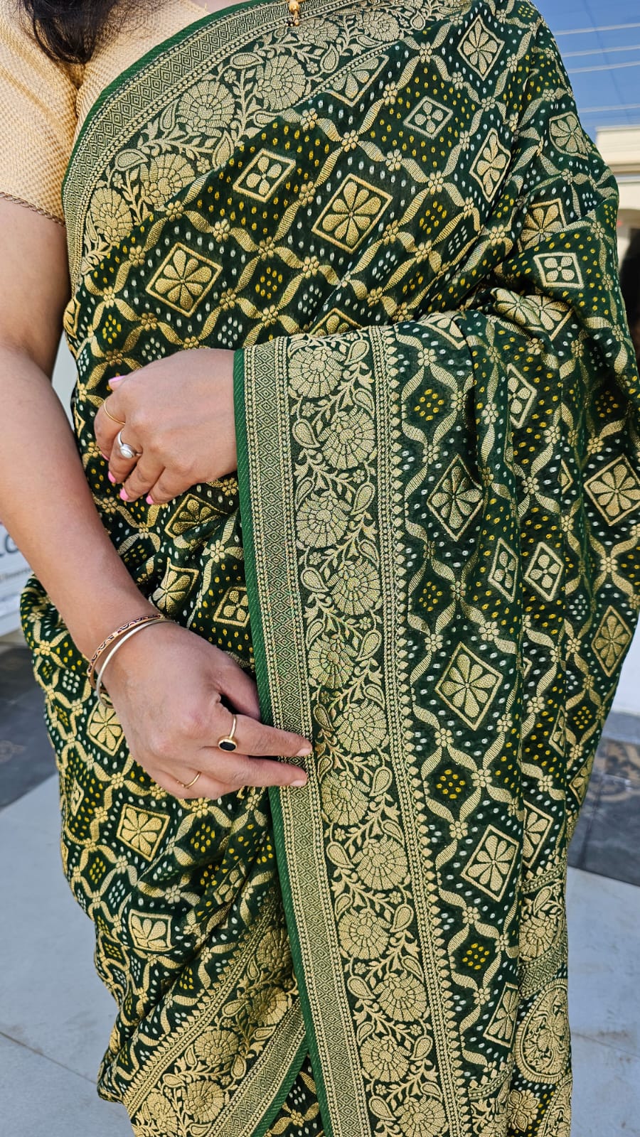 521003 प्रीमियम बंधनी घाटचोला साड़ी - हरा