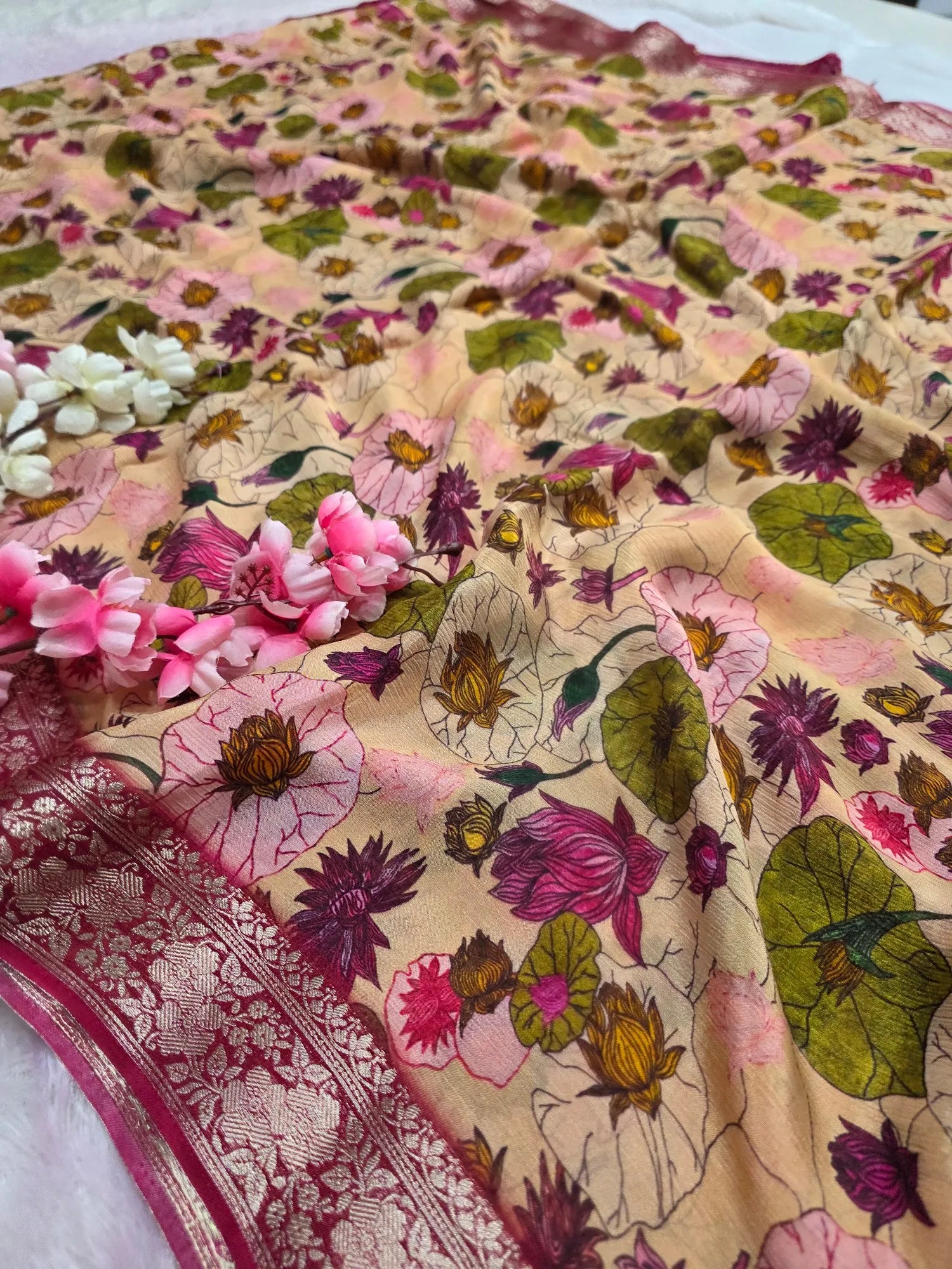 CA0989 Chitra Exclusive Pure Chinon Silk Flower Printed Saree With Zari Border