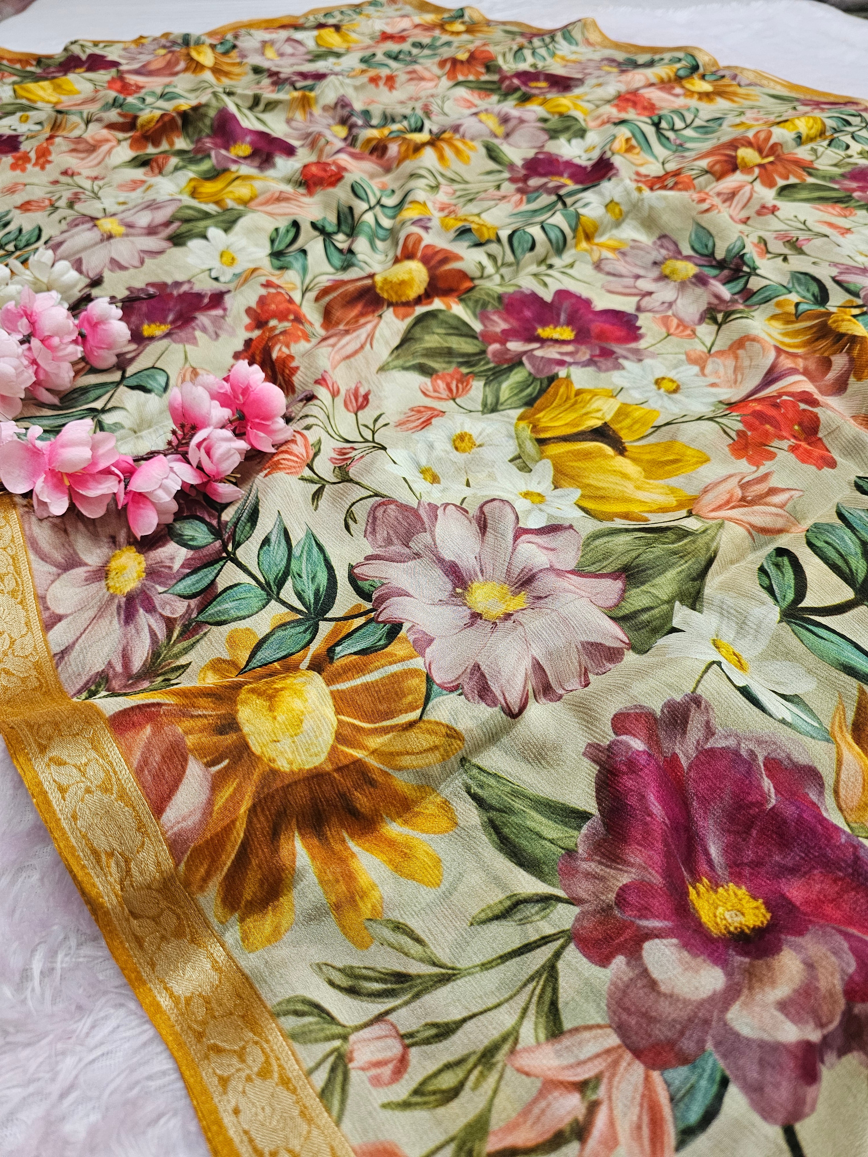 101005 Exclusive Pure Chinon Silk Traditional Flower Print Saree with Zari Weaving Border