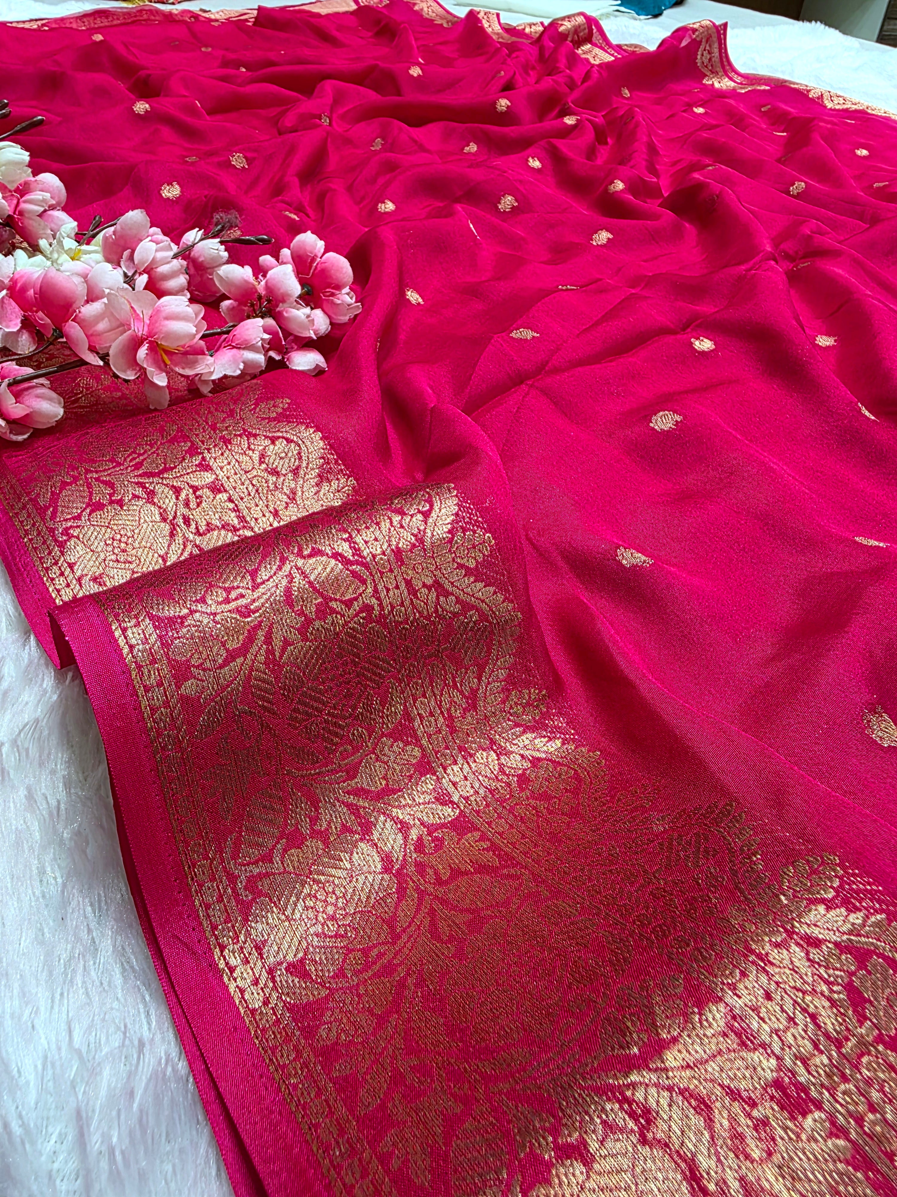 9234 Beautiful Soft Silk Zari Weaving Rani Saree With Printed Pallu
