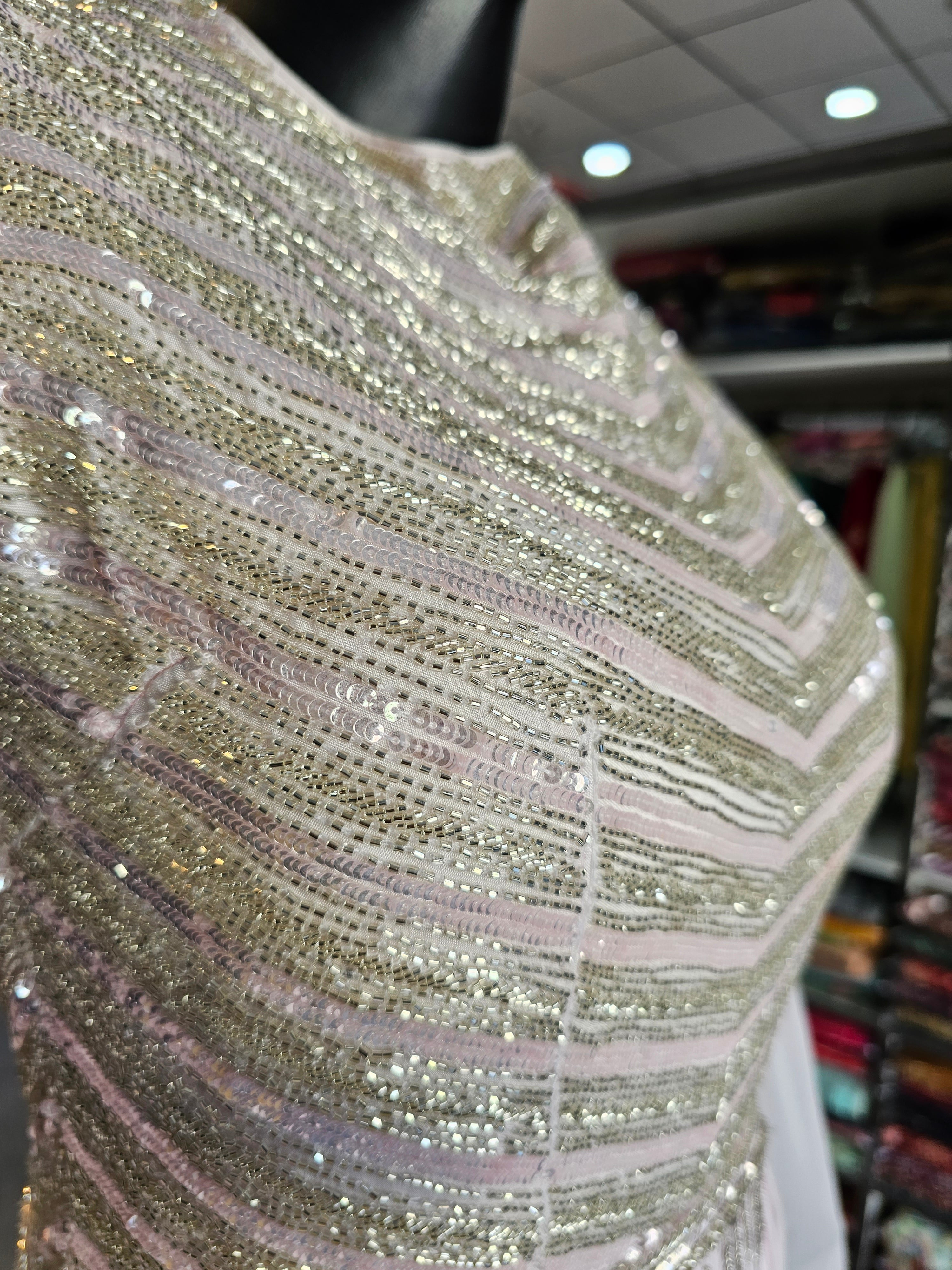 अद्वितीय डिजाइनर प्रीमियम ड्रेस 9123