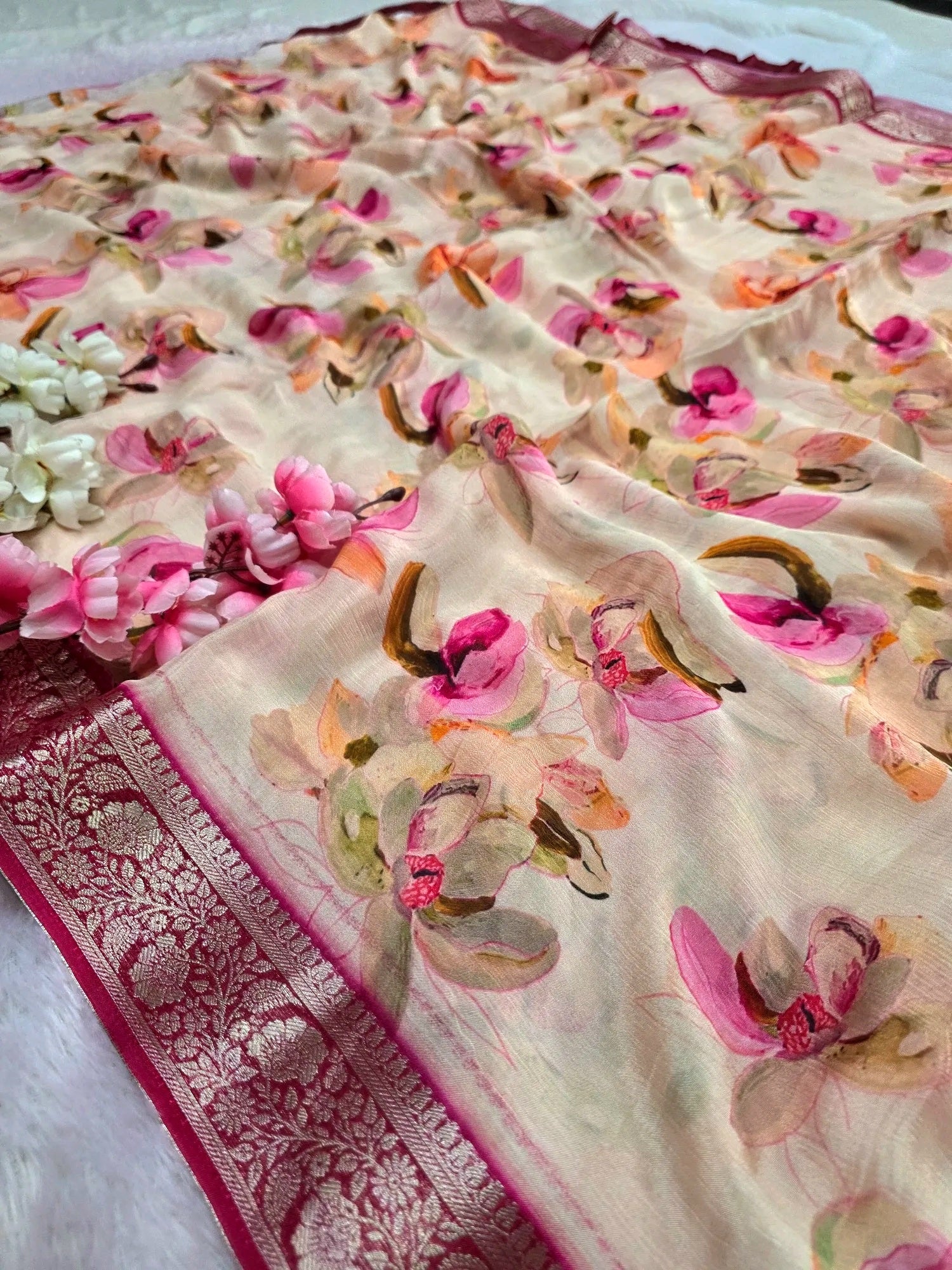 CA0991 Chitra Exclusive Pure Chinon Silk Flower Printed Saree With Zari Border
