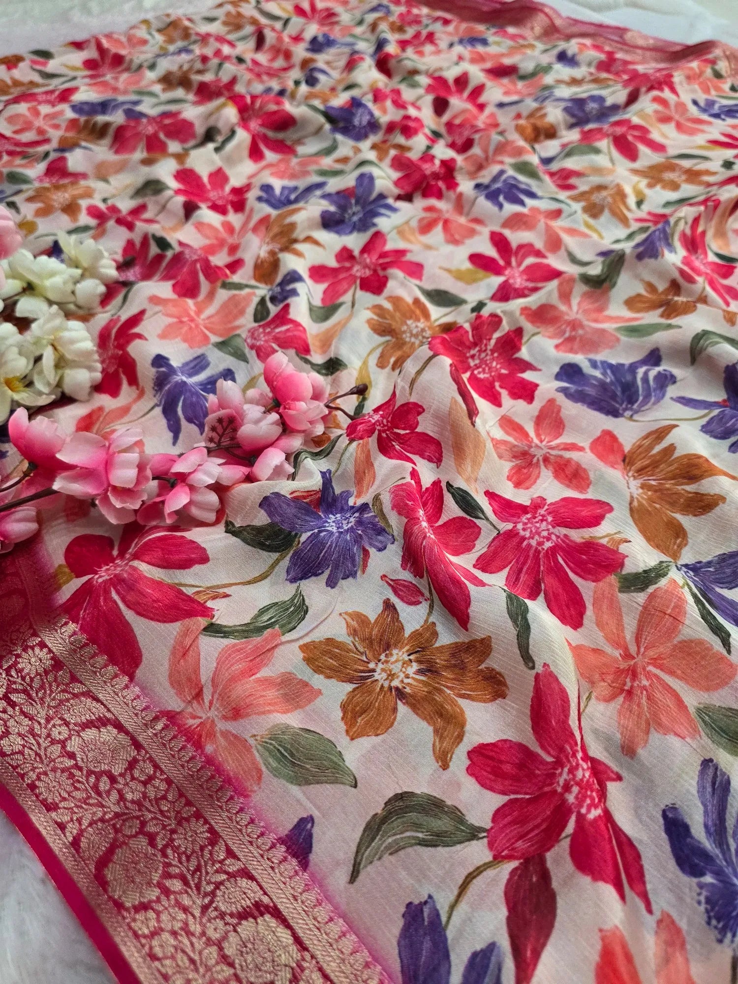CA0995 Chitra Exclusive Pure Chinon Silk Flower Printed Saree With Zari border
