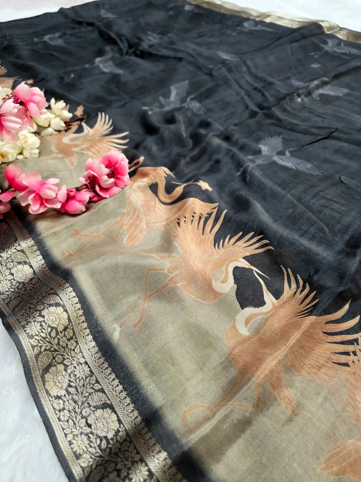 CA1535 Chitra Exclusive Pure Chinon Silk Flower Printed Saree With Zari Border