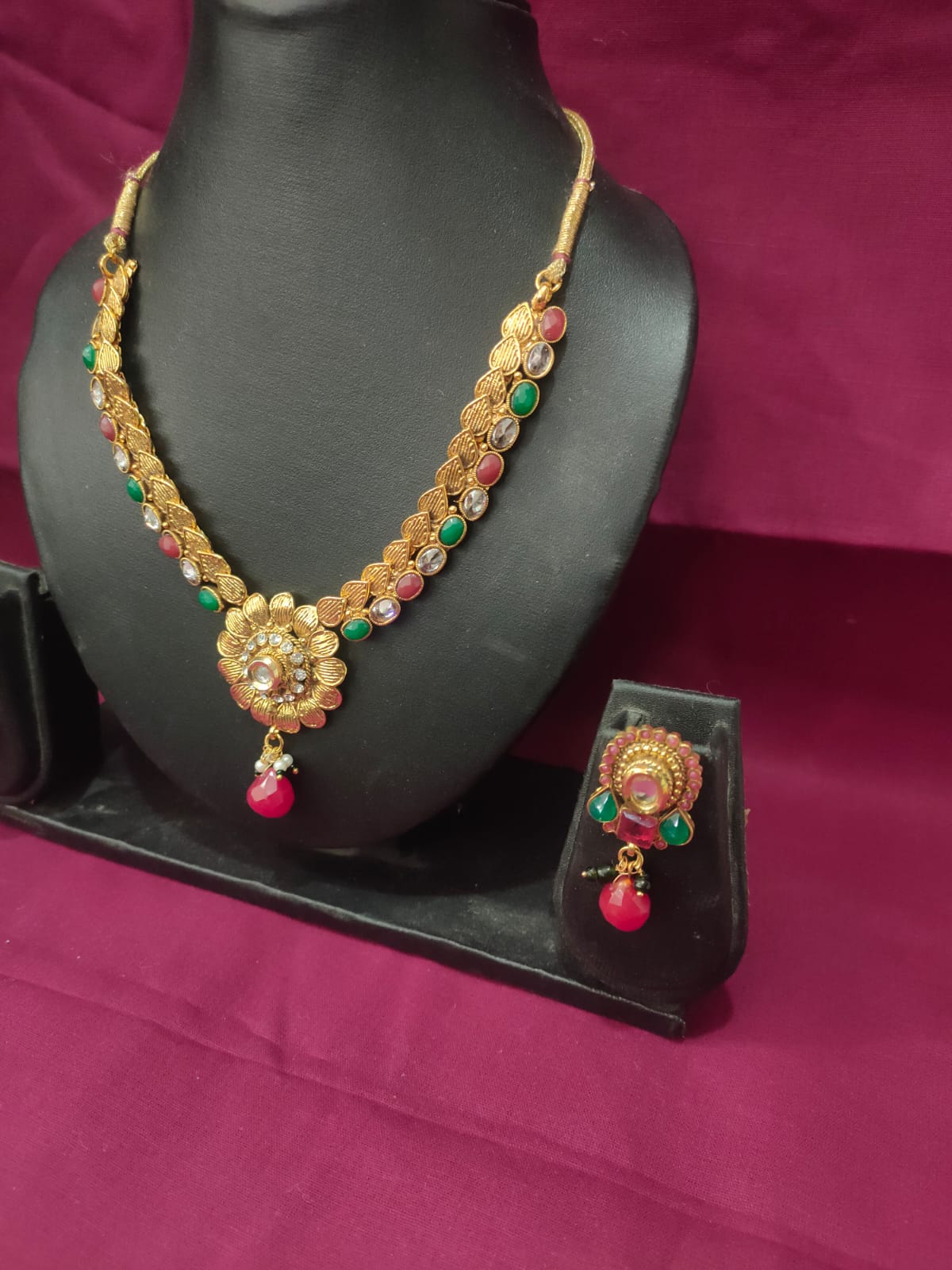 महिलाओं के लिए ग्लैमरस वेडिंग ज्वेलरी