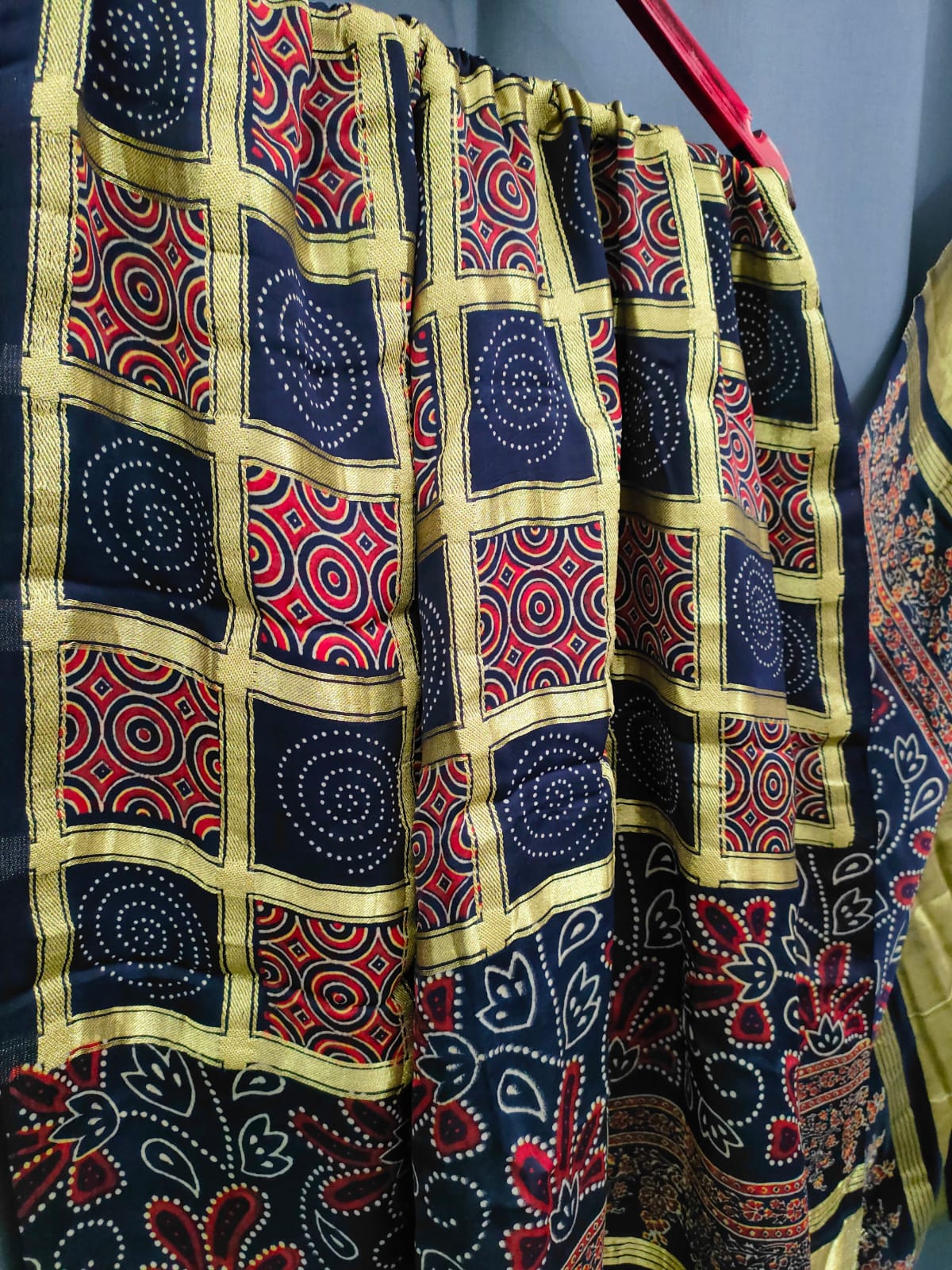 144007 शुद्ध मॉडल सिल्क अजरख दुपट्टा ज़री वर्क के साथ - नीला