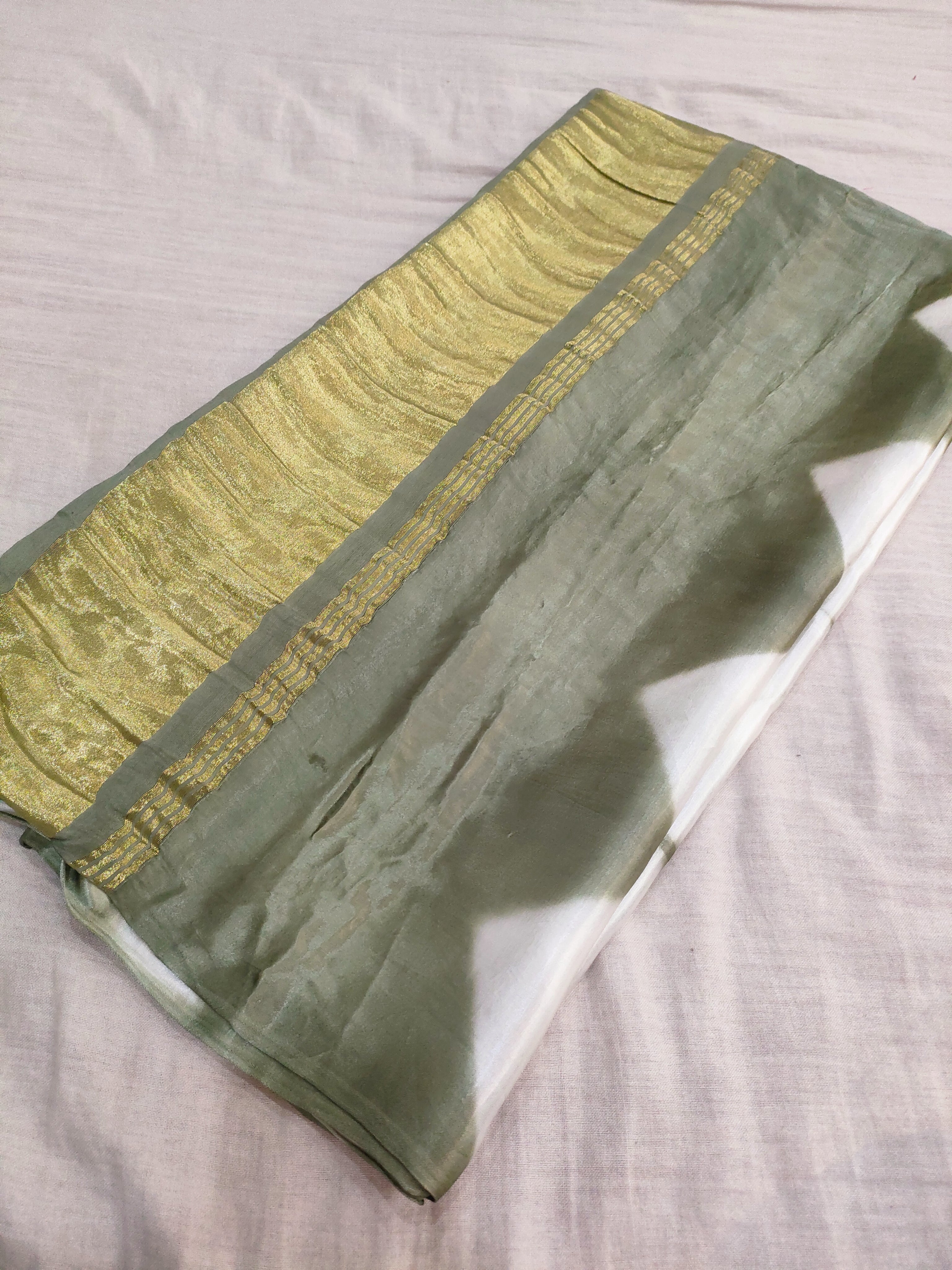 381002 शुद्ध गज्जी सिल्क हैंड डाई दुपट्टा - सूखी मेहंदी