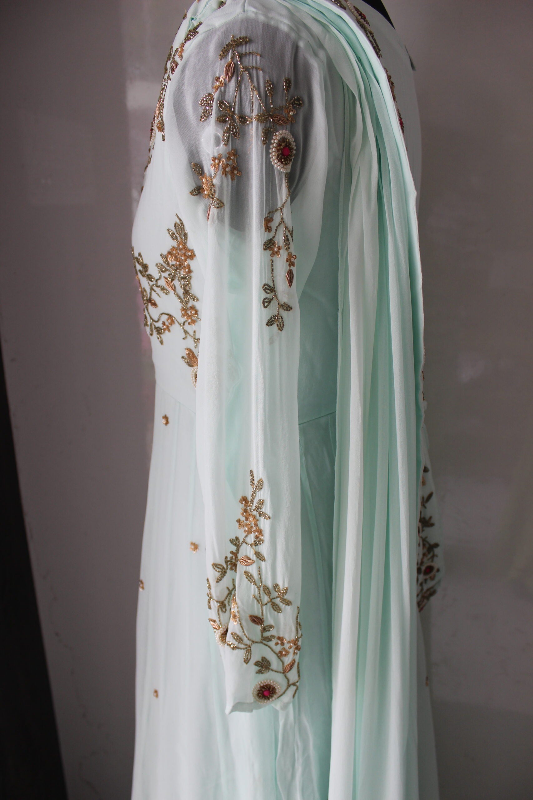 डिजाइनर स्काई ब्लू जॉर्जेट गाउन