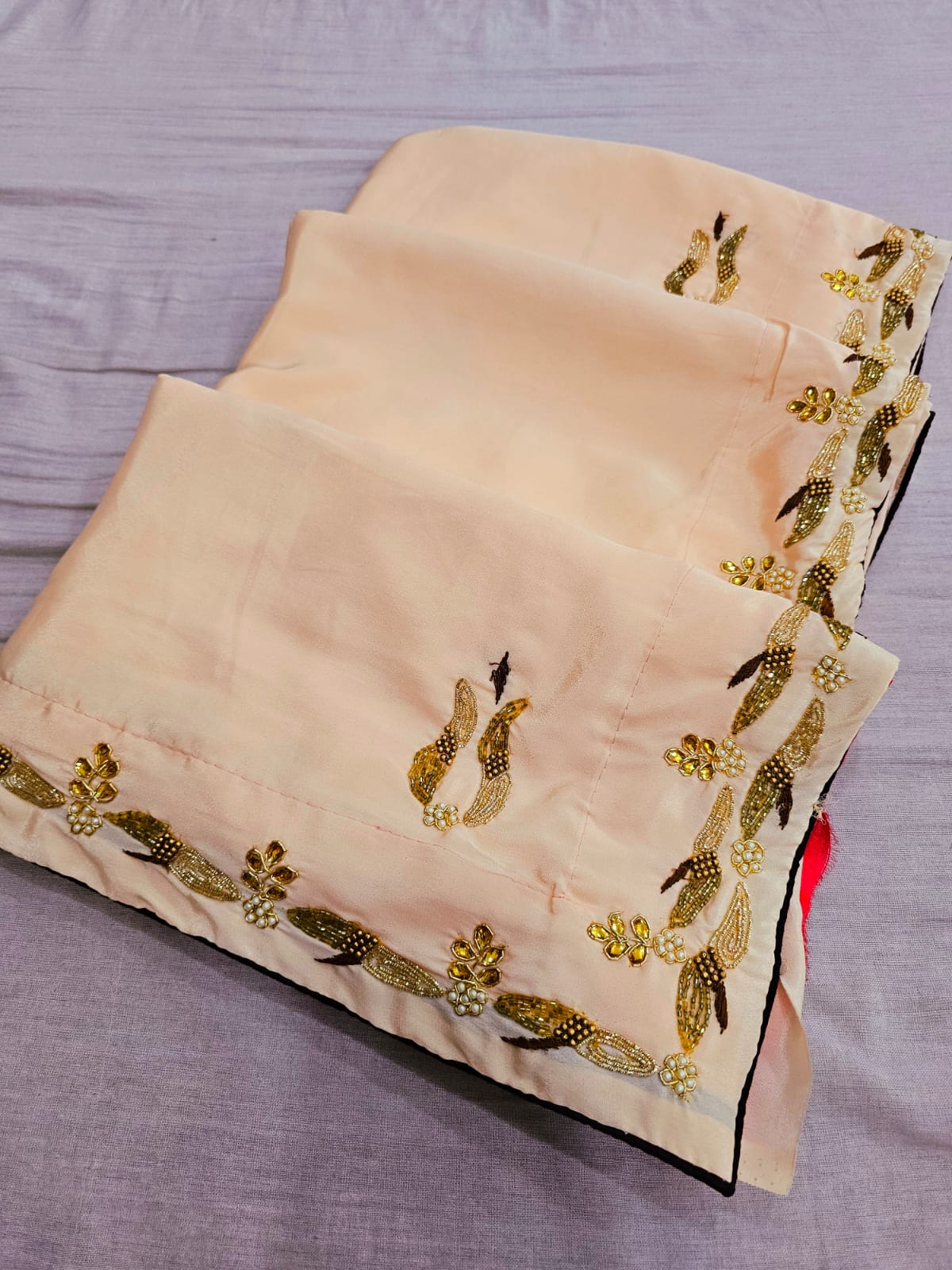 656004 डिजाइनर शुद्ध क्रेप सिल्क साड़ी करधना काम के साथ - पीच