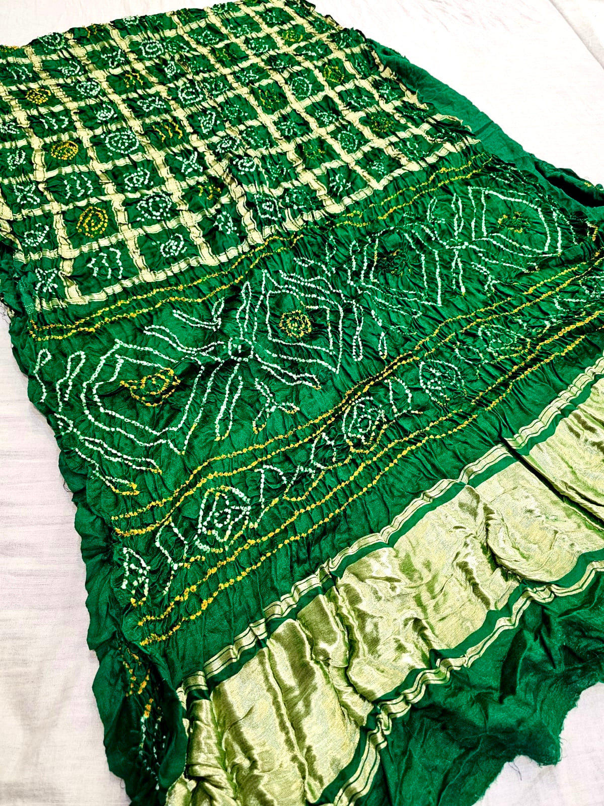 521003 प्रीमियम बंधनी घाटचोला साड़ी - हरा