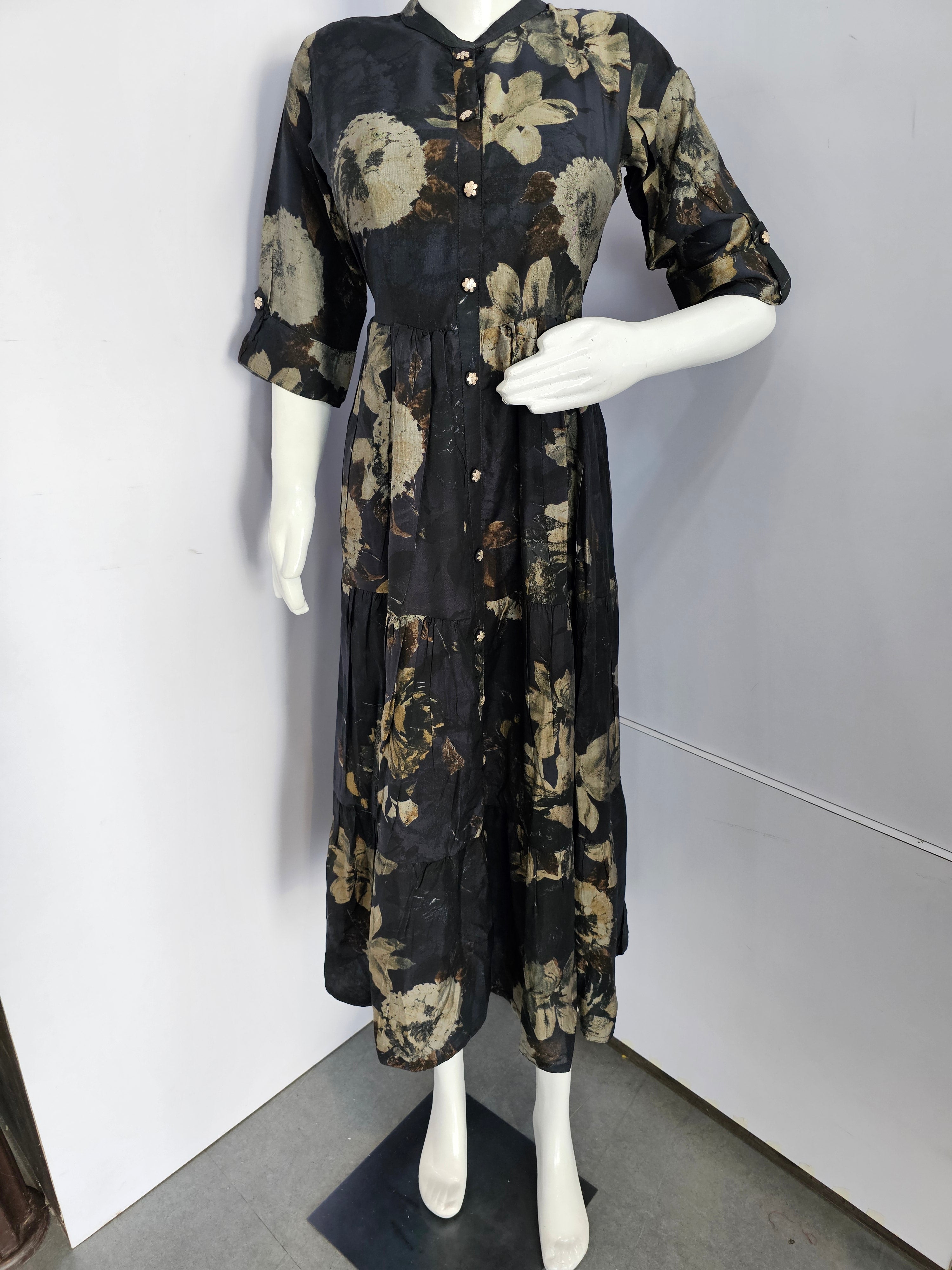 166008 फ्लोरल प्रिंटेड लॉन्ग वन पीस ब्लैक कुर्ता 