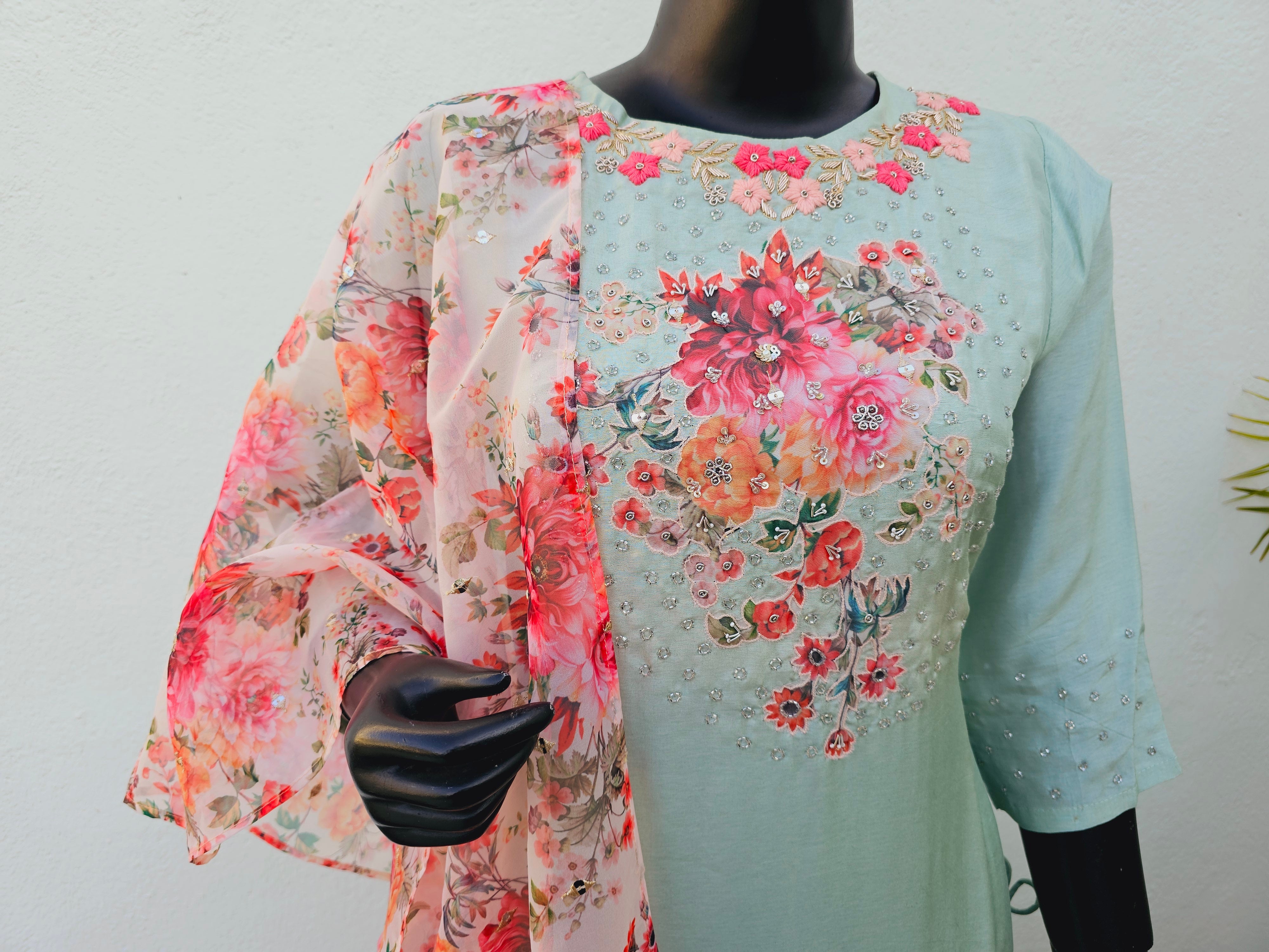 539016 Party Wear Fansy Straight Kurti with Organza Dupatta