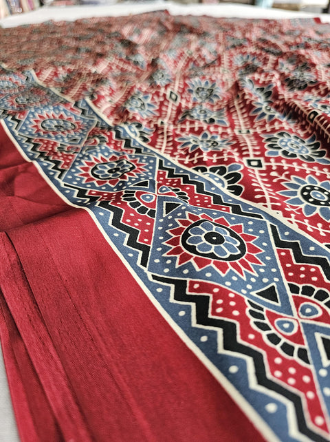 566001 Ajrakh Print Crepe Silk Saree - Red