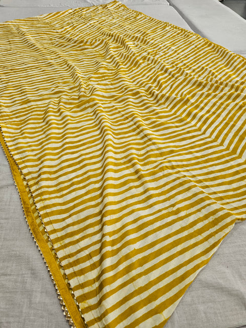 593005 Pure Soft Cotton Batik Printed Saree  ( yellow )