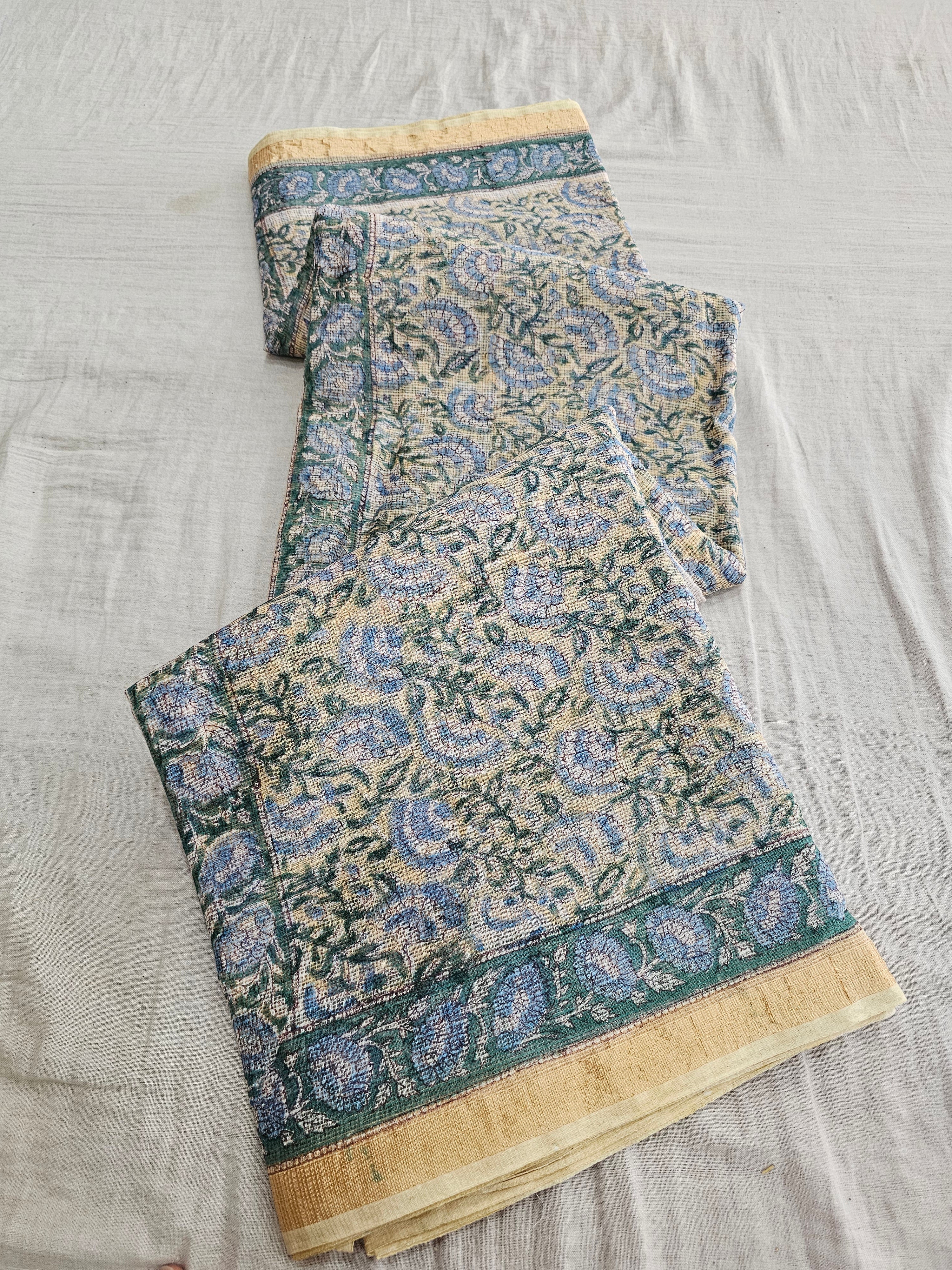 595005 शुद्ध कोटा डोरिया हैंडब्लॉक्ड प्रिंटेड साड़ी 