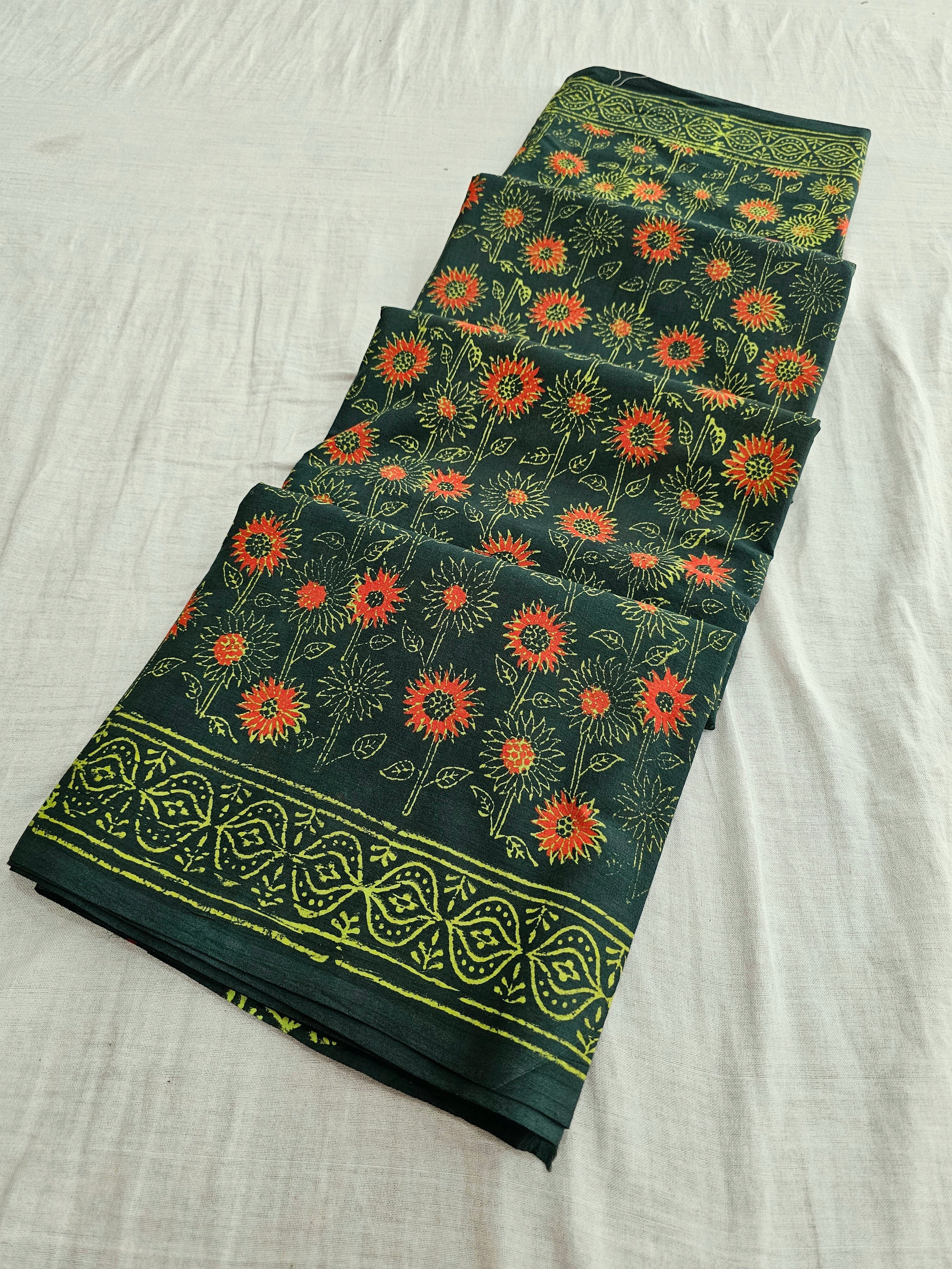 601002 Pure Mul Cotton Handblocked Printed Saree