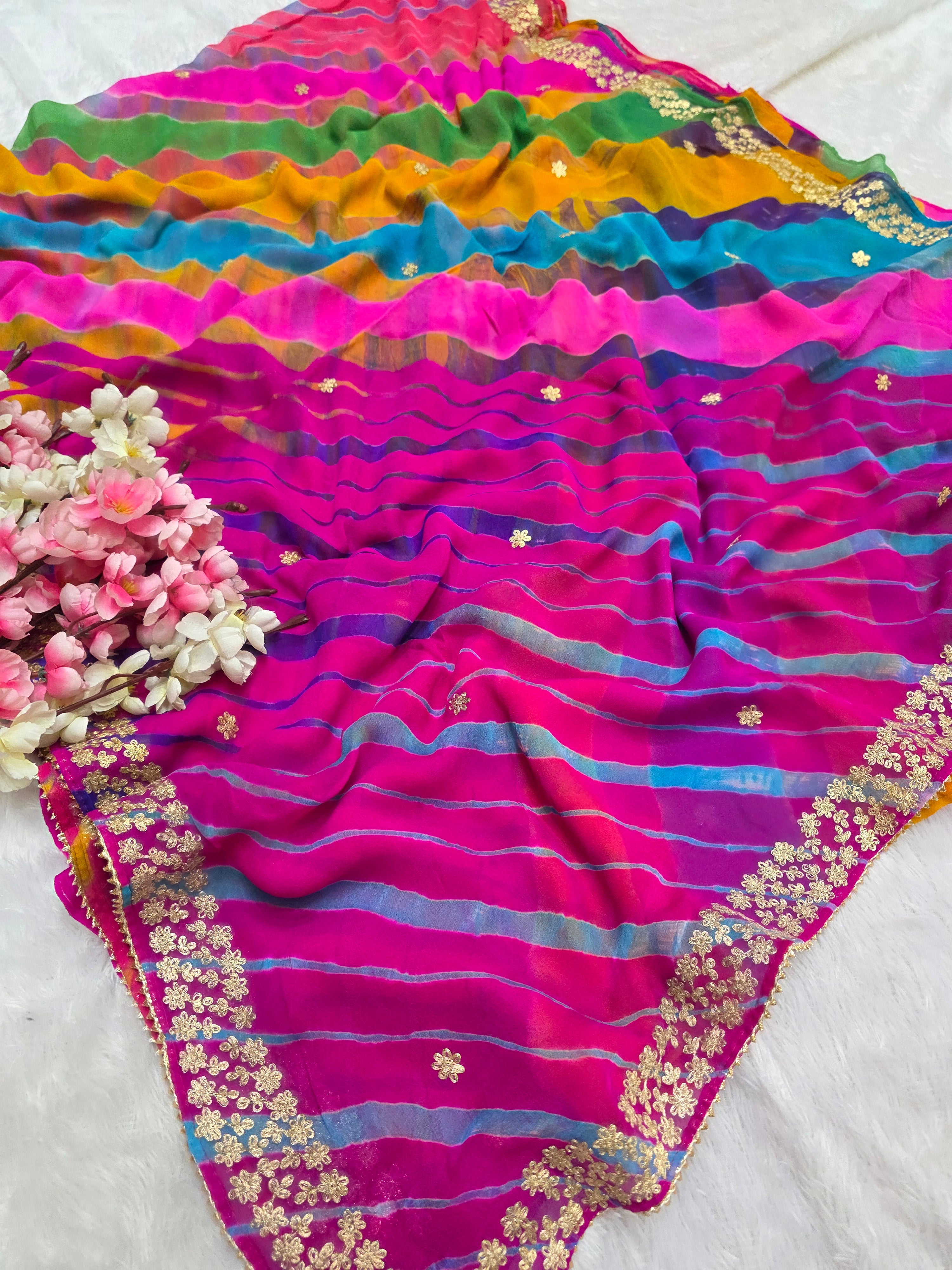 सुंदर पित्त वर्क के साथ शुद्ध राजस्थानी ओजरिया जॉर्जेट पचरंगी लहरिया साड़ी