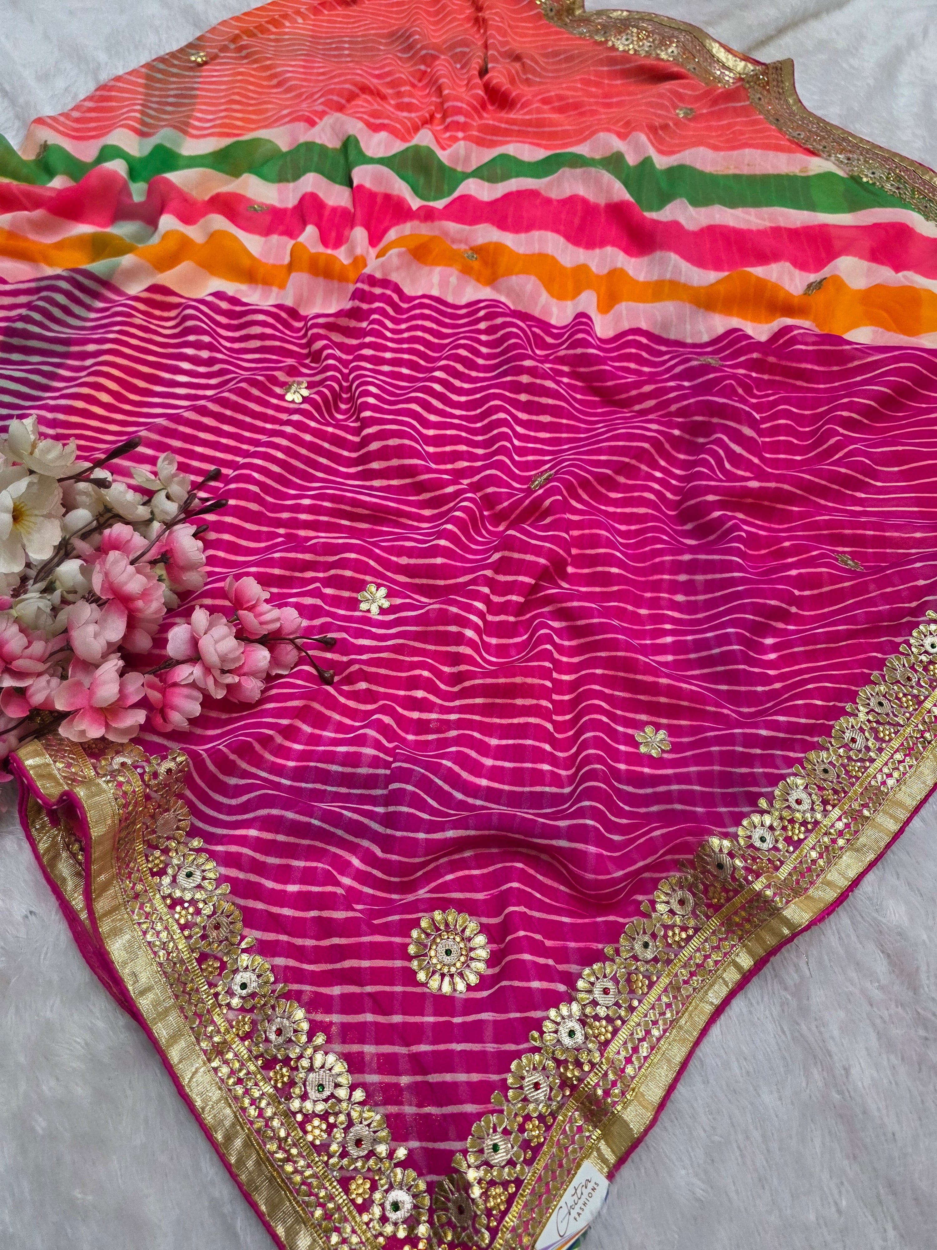 सुंदर गोटापट्टी वर्क के साथ शुद्ध राजस्थानी ओजरिया जॉर्जेट पचरंगी लहरिया साड़ी