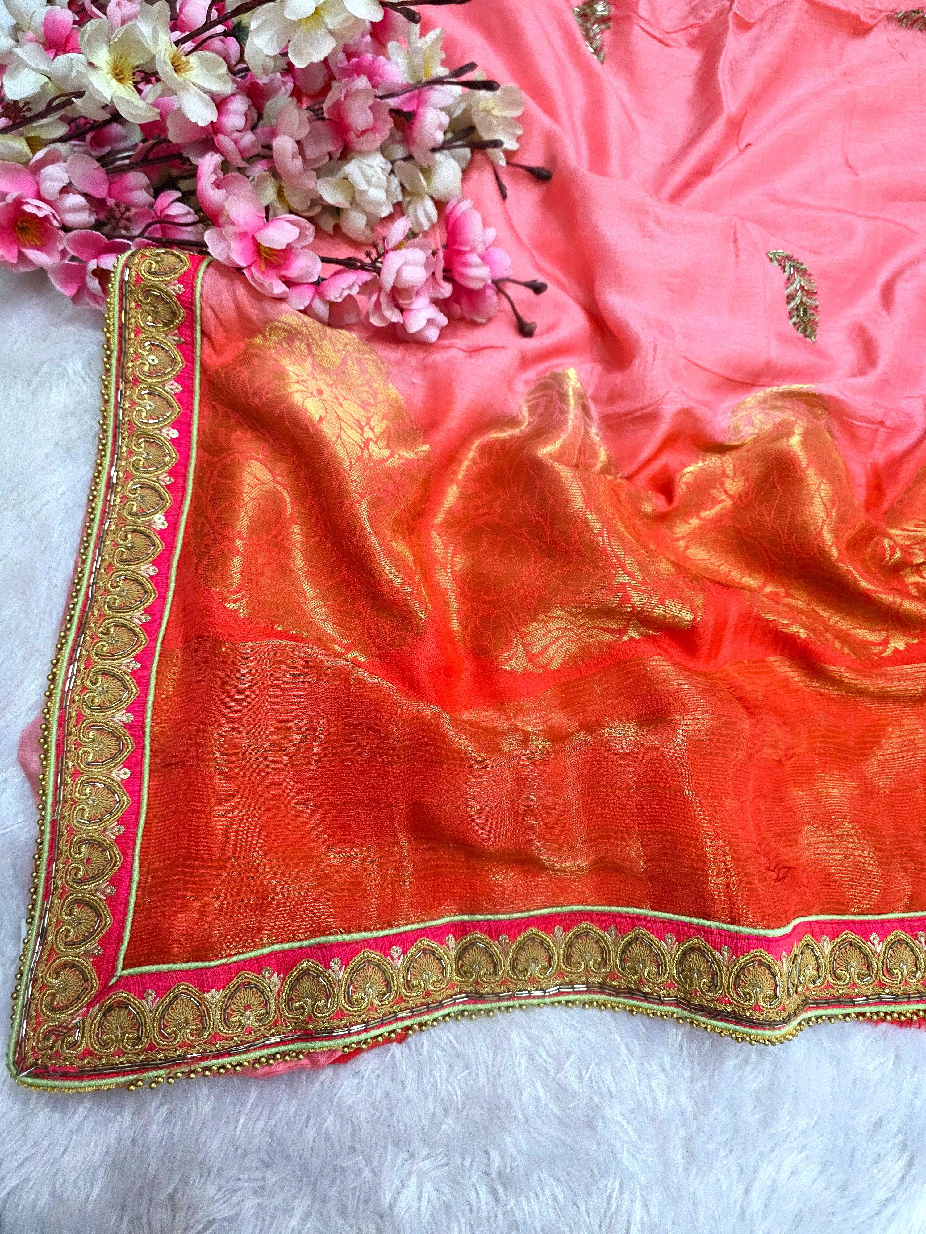 159008 अद्वितीय बनारसी पल्लू और कोलकाता हस्तकला के साथ शुद्ध रूसी सिल्क साड़ी - गुलाबी 