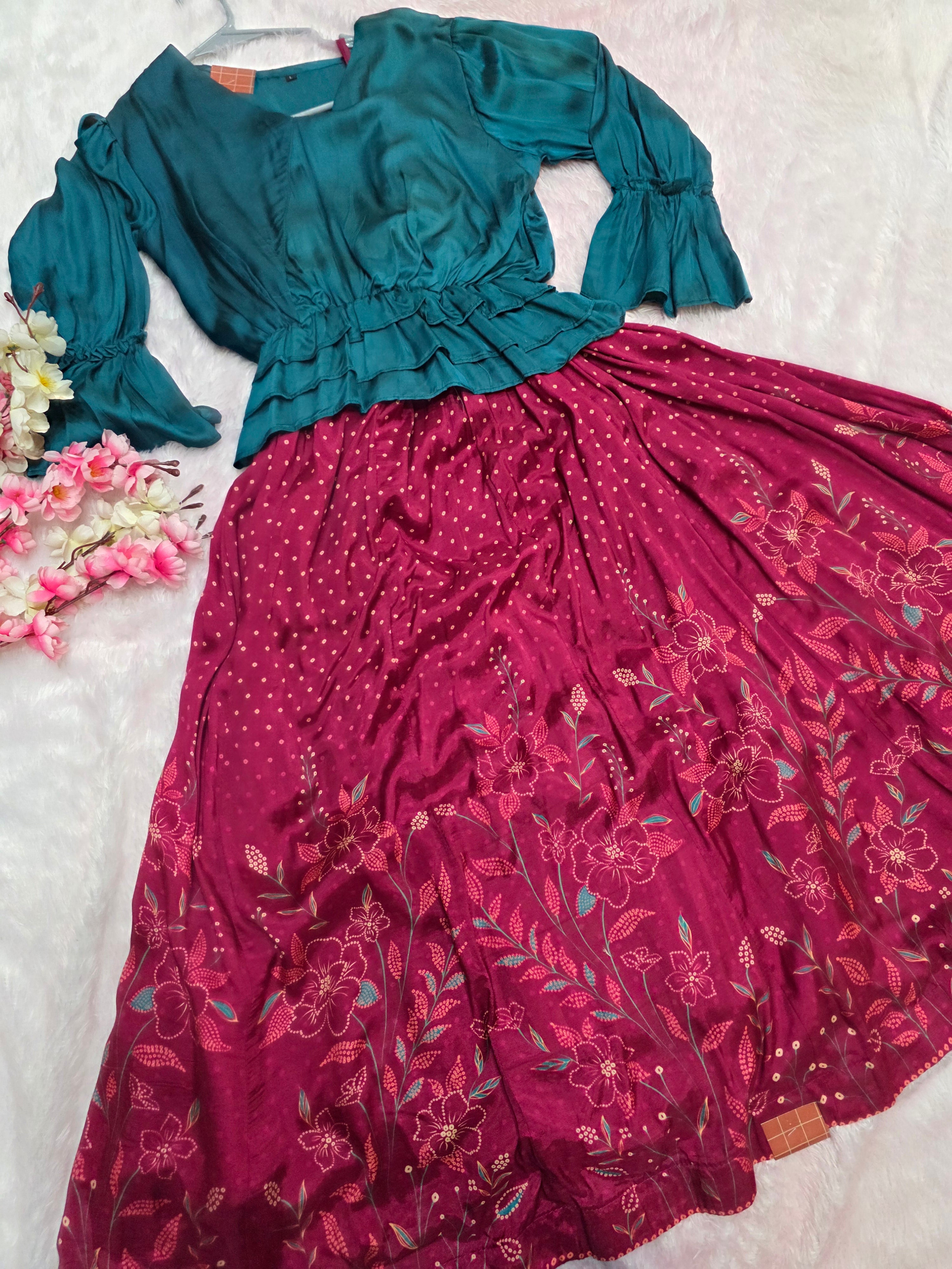 893007 Pure Maslin Silk Stylish Crop top with Hand Printed Skirt