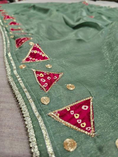 665005 फैंसी डिजाइनर सेमी पार्टी वियर साड़ी बांधनी ब्लाउज के साथ - हरा