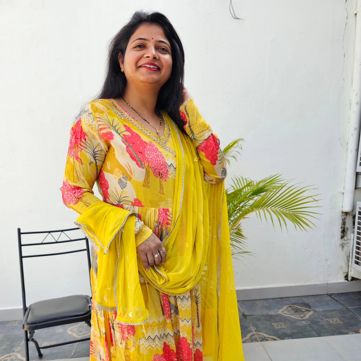 Nayracut Chinon Silk Flower Print Kuti with Dupatta Nad Pant set with Very beautiful handwork