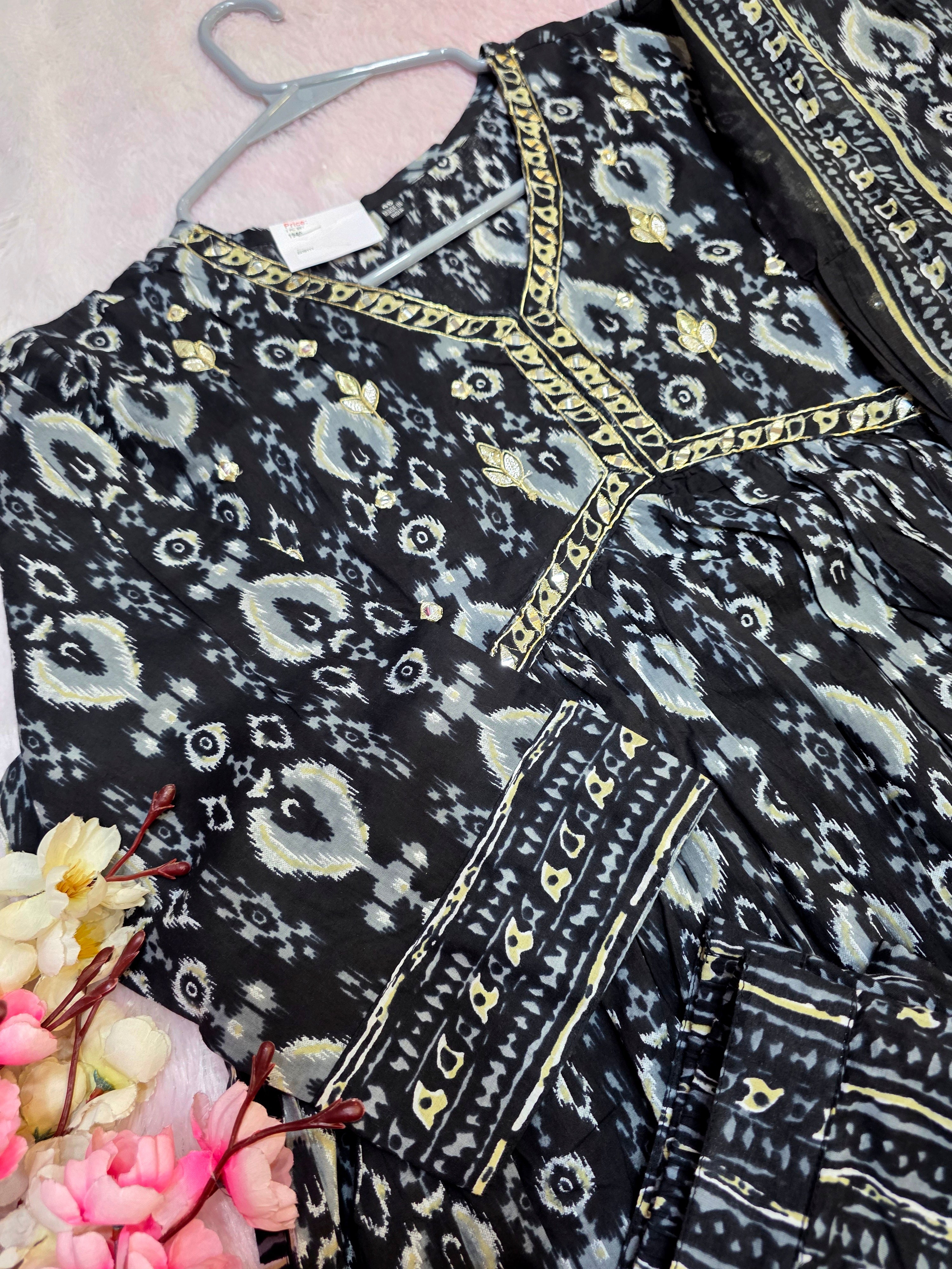889006 Pure Malmal Cotton Naira Cut Zari Work Kurti With Dupatta and Pant - Black