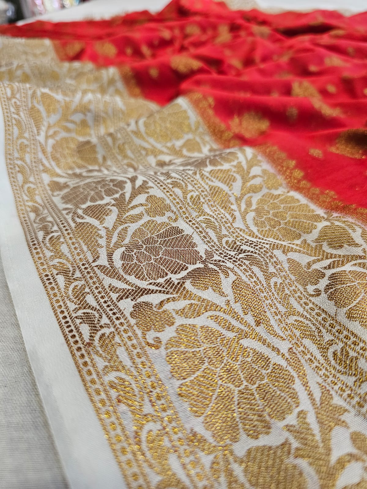 780015 Banarasi Soft Silk Dual Shade Saree With Antique Zari (730004) red