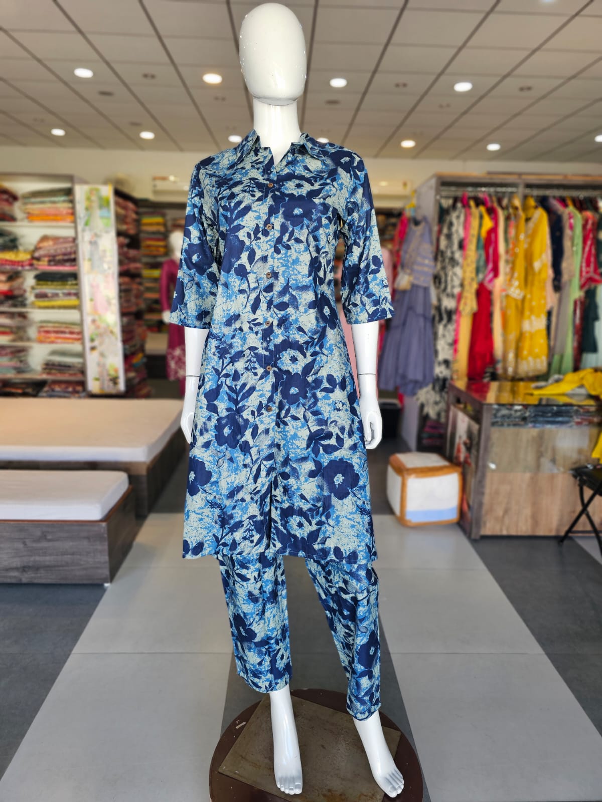 614006 शुद्ध मलमल कॉटन हाथ से पेंट किया हुआ कॉर्ड सेट 