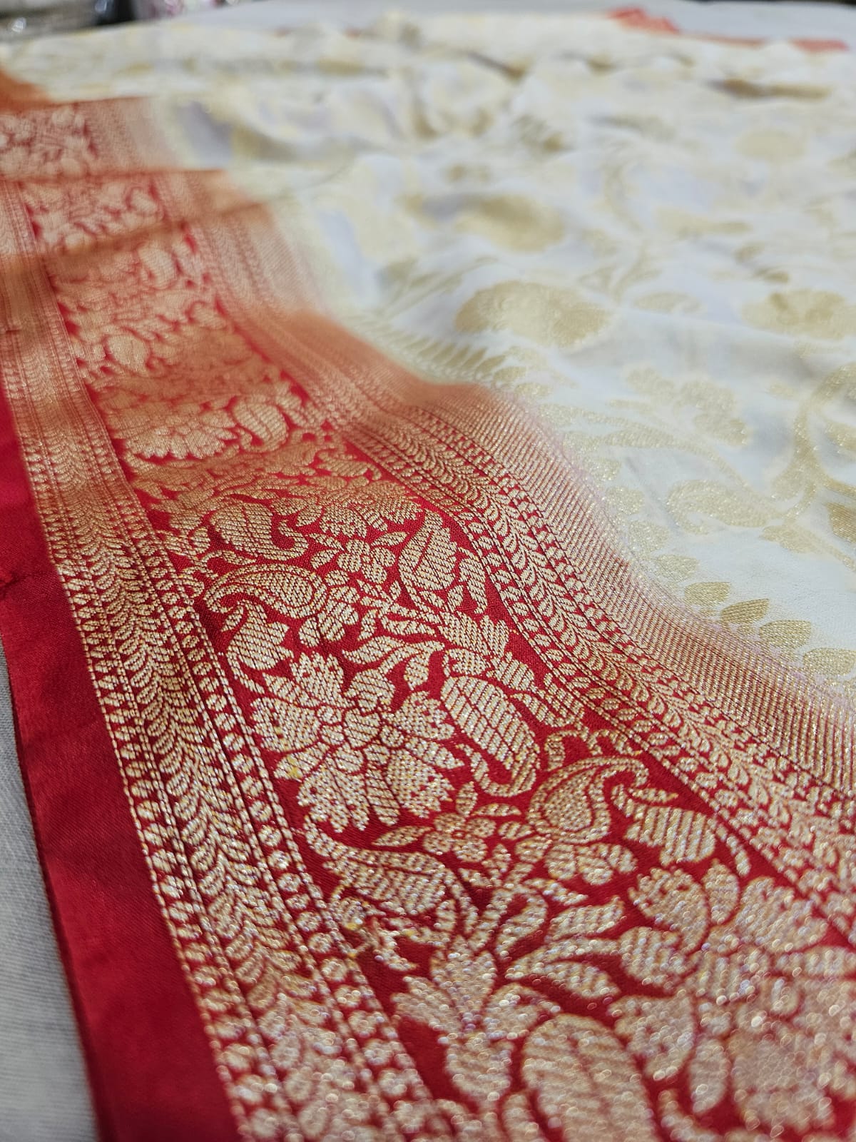 730005 Special Banarasi Soft Silk Red And White Saree With Antique Zari