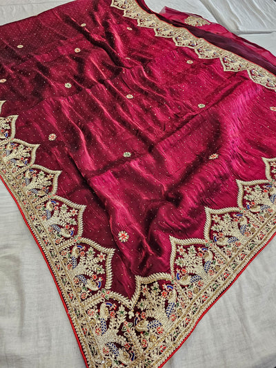 0666 प्रीमियम राजस्थानी शुद्ध चिनॉन सिल्क जल हैंडवर्क साड़ी 