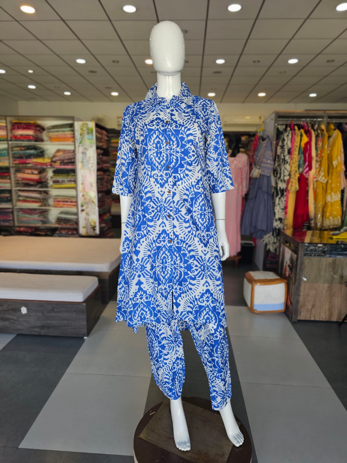 614006 शुद्ध मलमल कॉटन हाथ से पेंट किया हुआ कॉर्ड सेट 