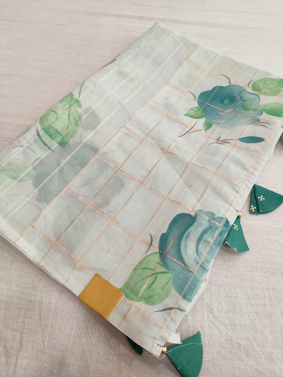 463005 ऑर्गेंज़ा सेमी पार्टी वियर प्रिंटेड साड़ी ज़री बुनाई ब्लाउज के साथ 