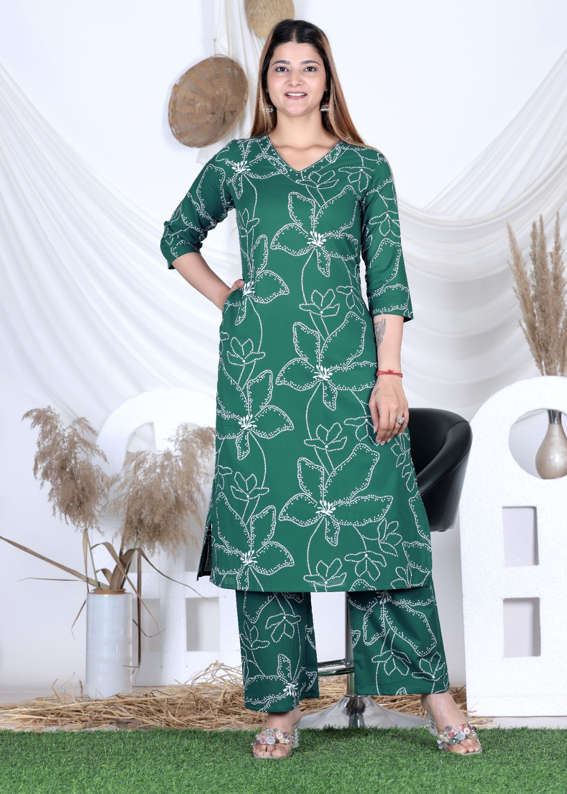 835001 Pure Cotton Straight Flower Print Cotton Kurti With Pant - Green