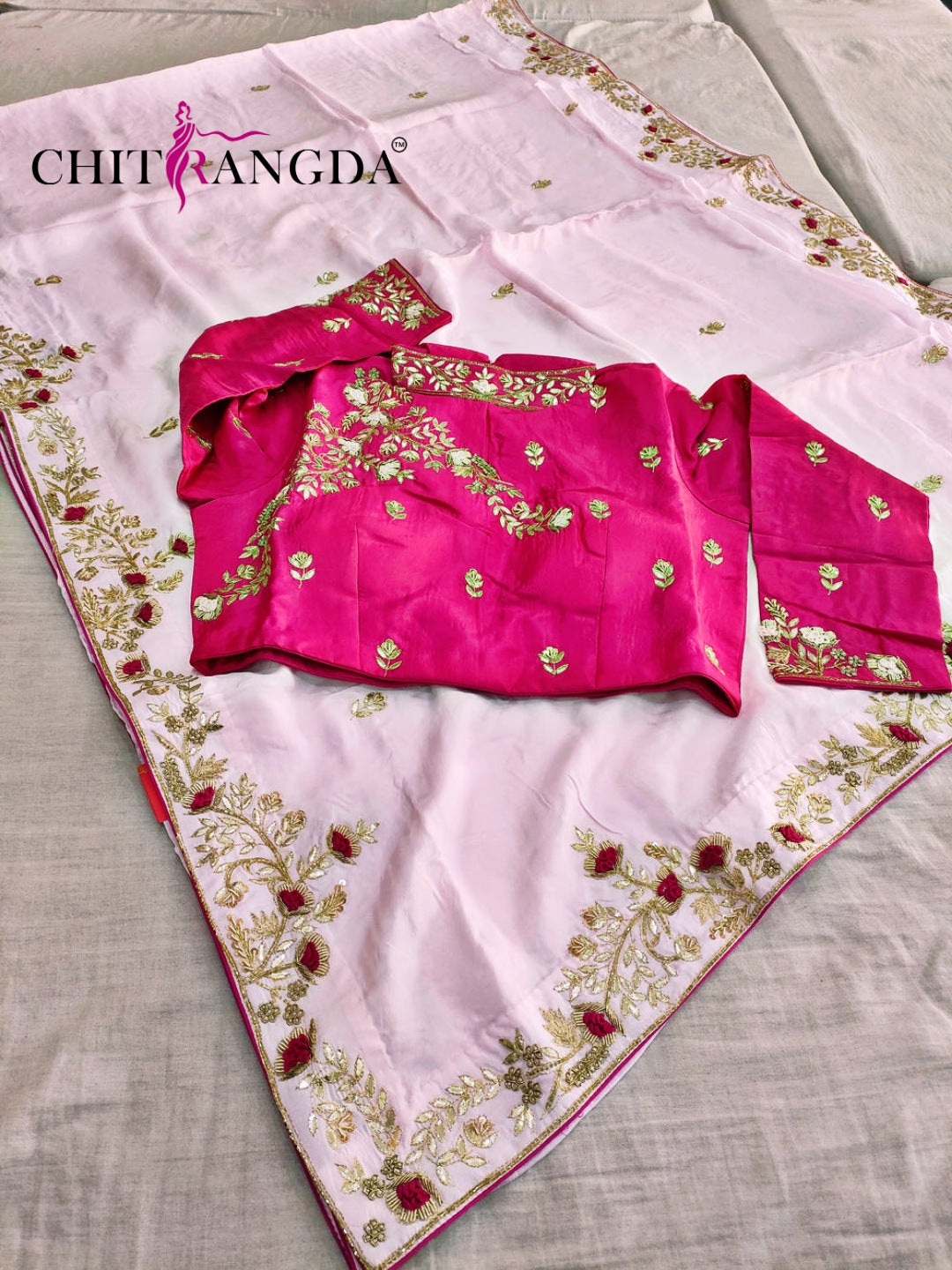 139004 सेलिब्रिटी डिजाइनर गोटा और जरदोजी वर्क साड़ी हैवी स्टाइल स्टिच ब्लाउज के साथ 