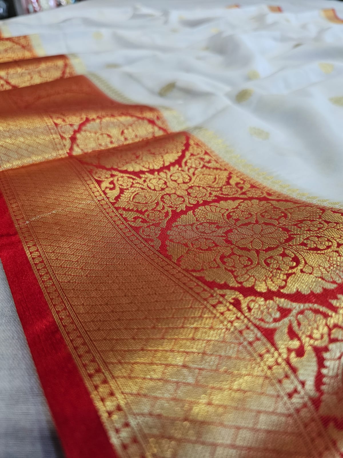 780005 Semi Kanjiwaram Soft Silk Dual Color Saree With Goled Zari (730003) White