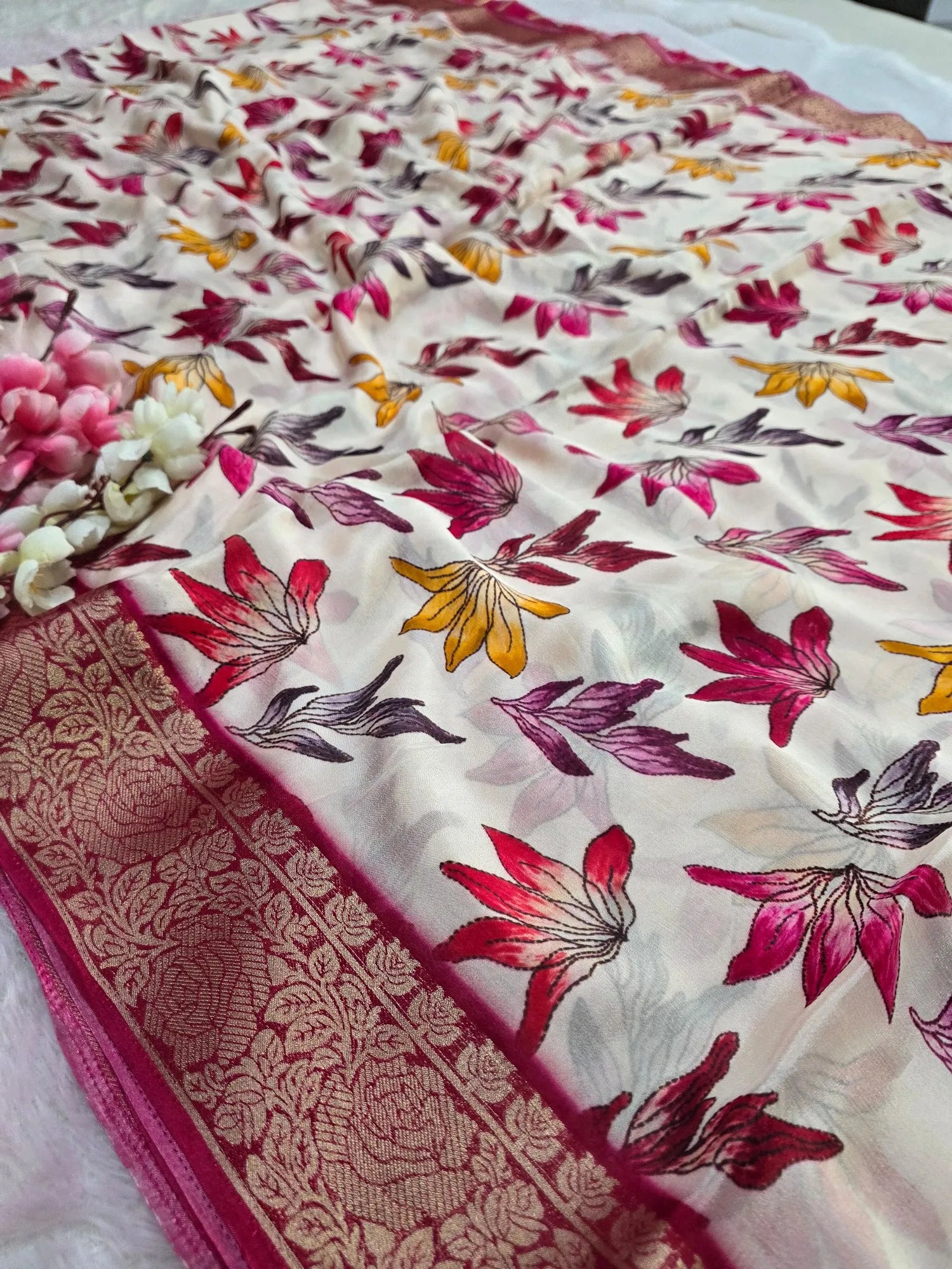 CA0987 Chitra Exclusive Pure Chinon Silk Flower Printed Saree With Zari Border