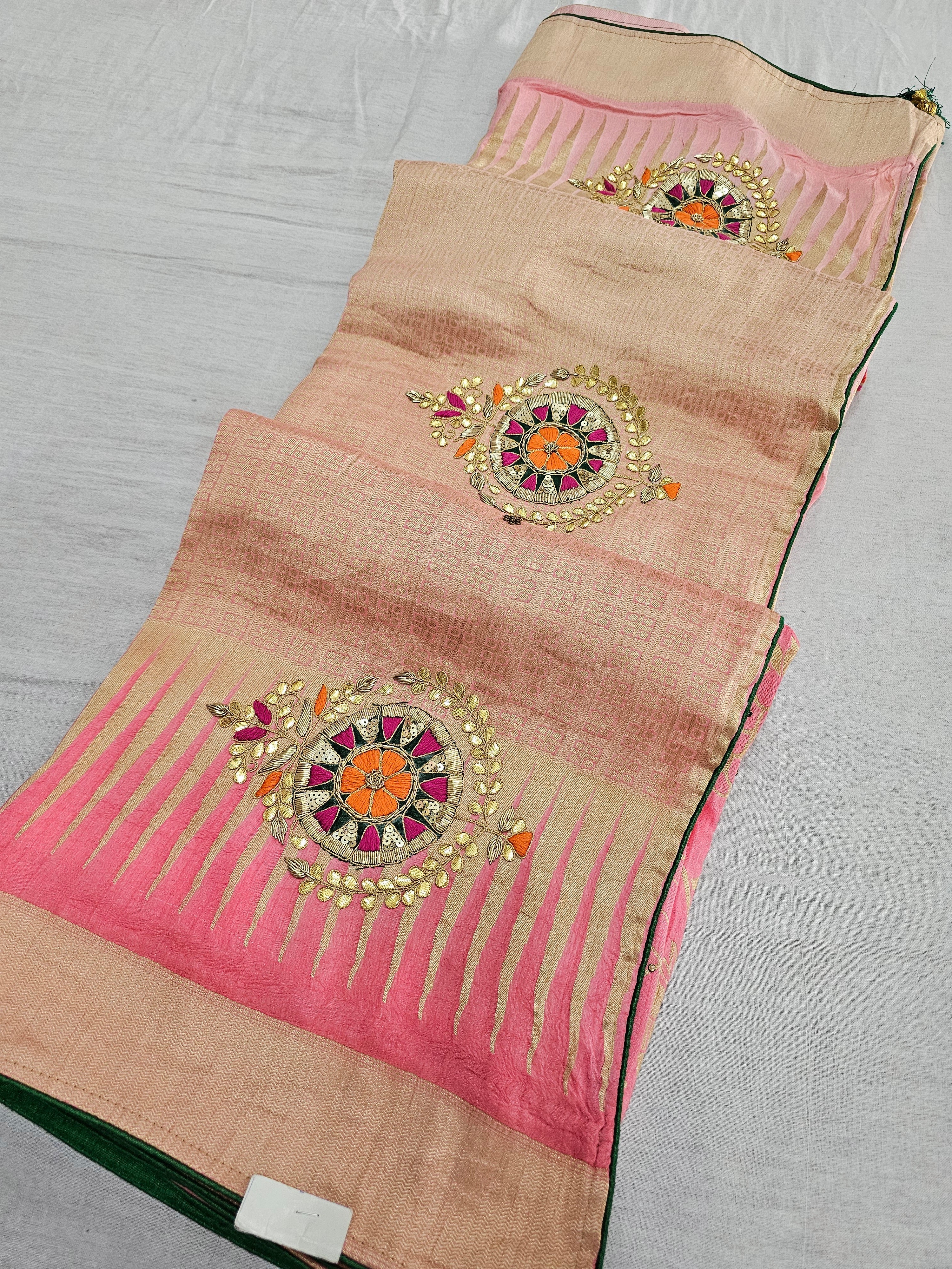 116002 शुद्ध रूसी रेशम गुलाबी बनारसी साड़ी पूरे ज़री के साथ