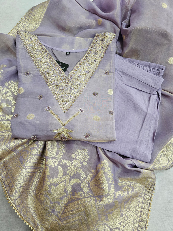 691007 शुद्ध टिश्यू सिल्क डिजाइनर कुर्ती बनारसी दुपट्टे और पैंट के साथ 