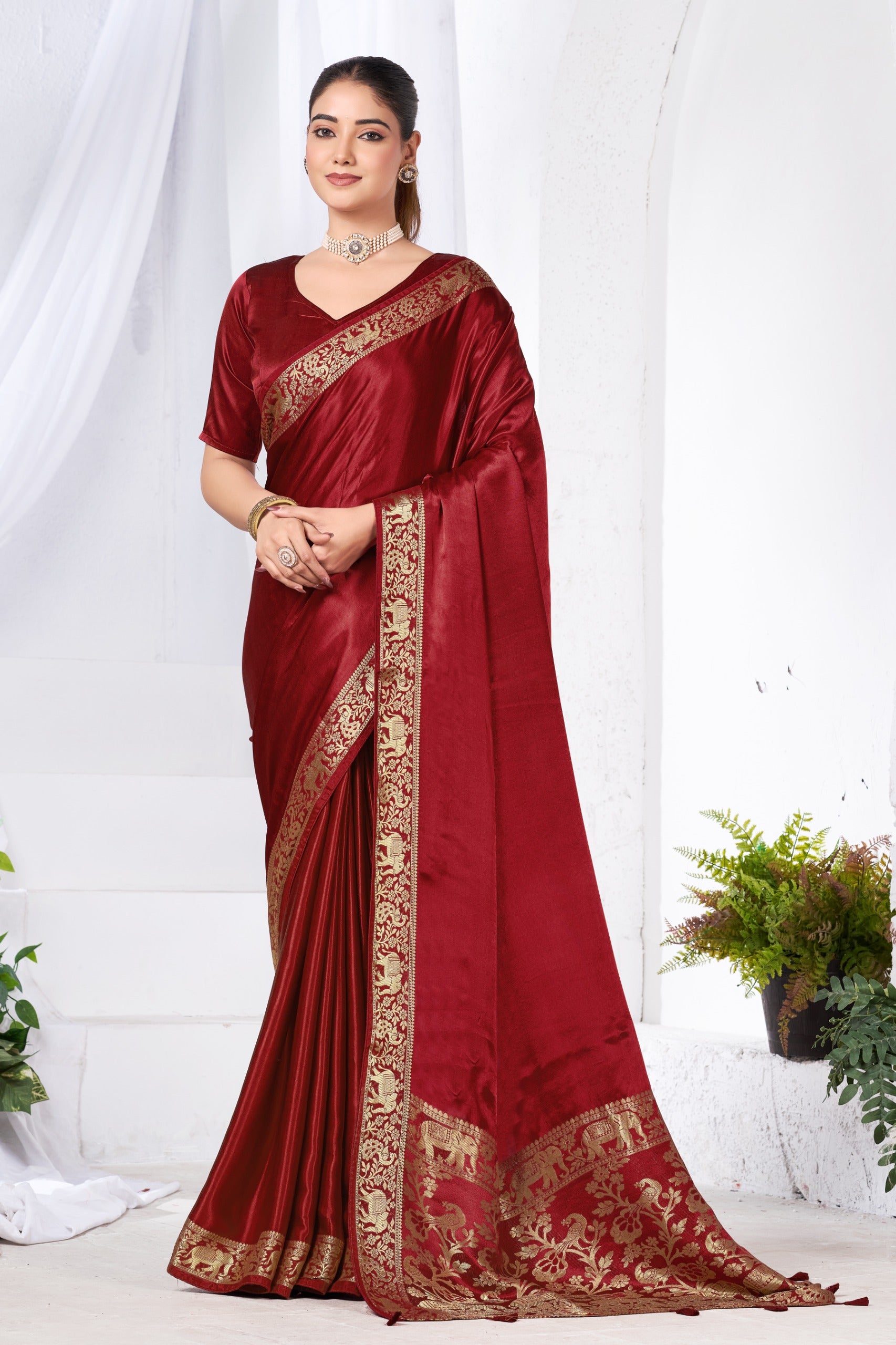 682002 ट्रेंडिंग अजरख प्रिंट इटैलियन क्रेप सिल्क साड़ी 