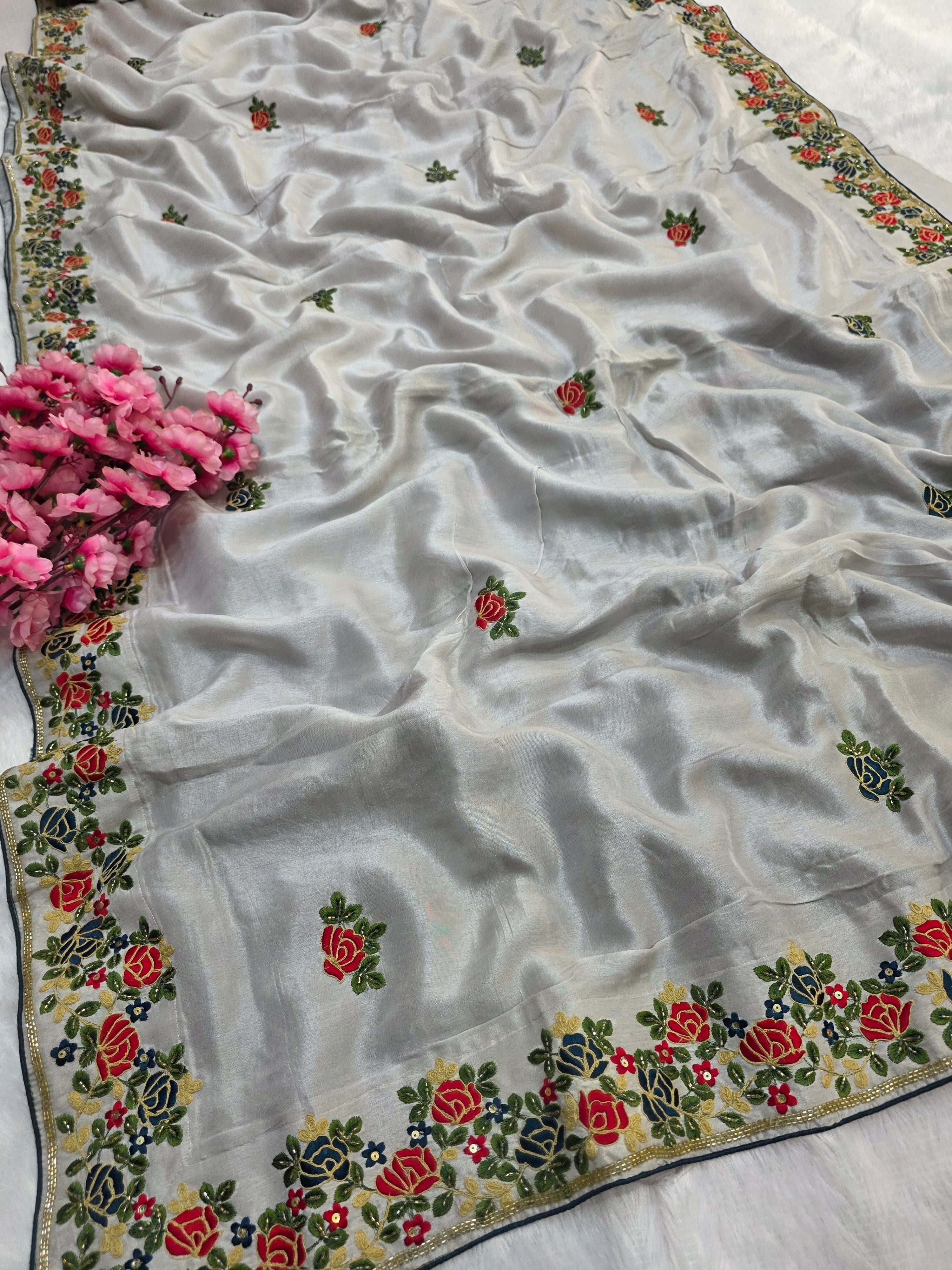 157001 शुद्ध रूसी सिल्क पार्टी वियर डिजाइनर साड़ी भारी कटदाना काम के साथ 